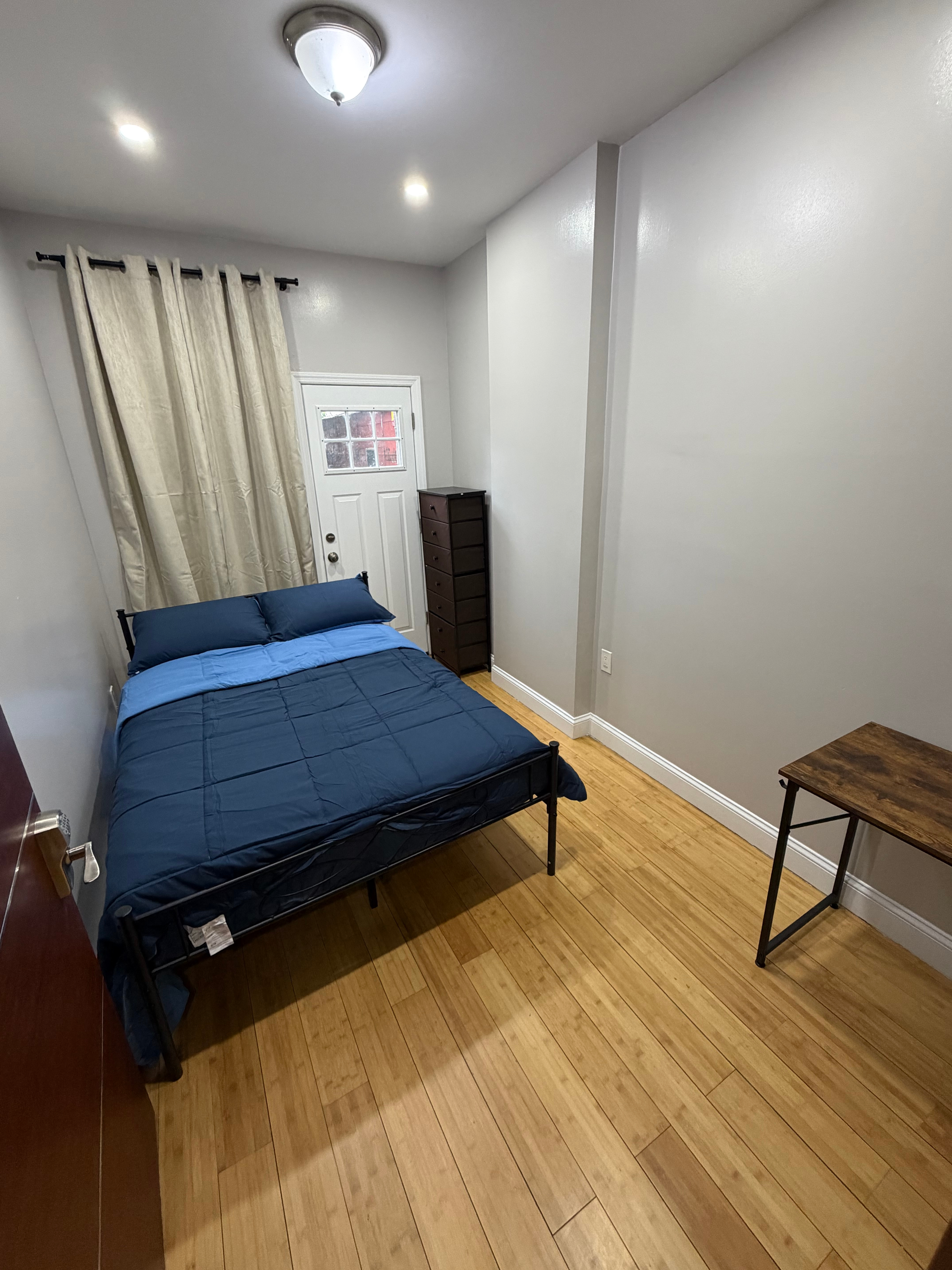 Private Rooms Available for Medical Professionals/Travel Nurses (Brooklyn NY) - Photo 4