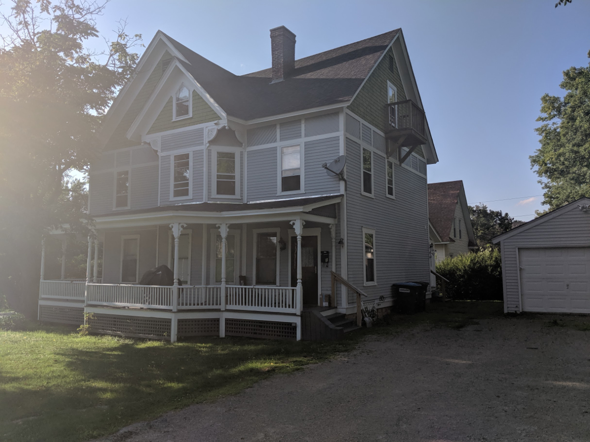 Updated 1BDRM Apartment in Victorian House in quiet Hill Section of St. Albans VT. - Photo 1