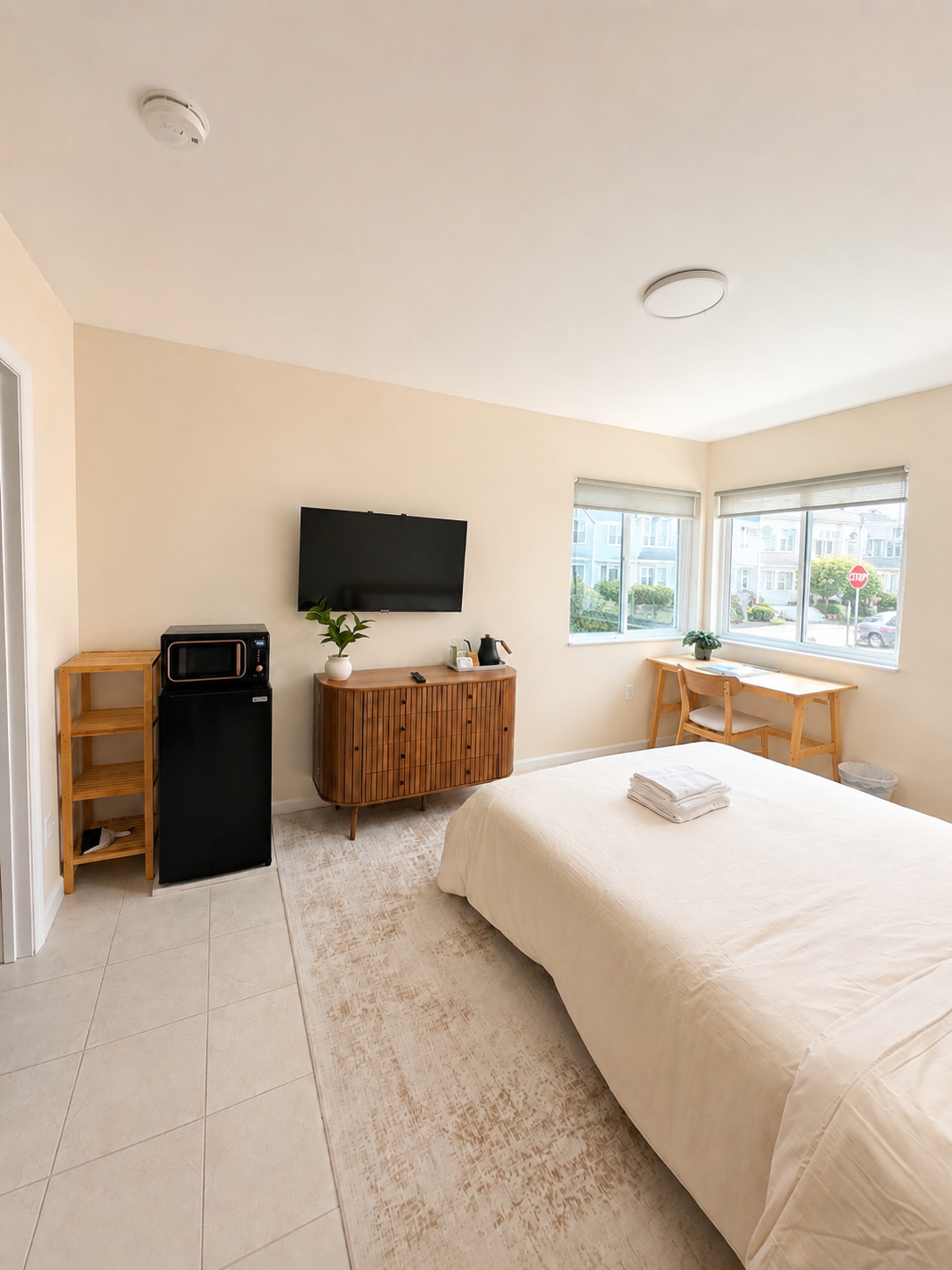 Bright Private Room & Bath in Sunset Easy N-Line Access - Photo 1