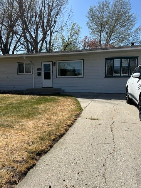 Comfortable 3-bedroom home with bright interiors and everyday convenience - Photo 1