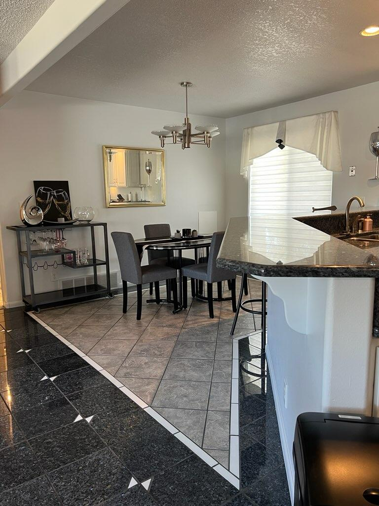 Comfortable 3-bedroom home with bright interiors and everyday convenience - Photo 7