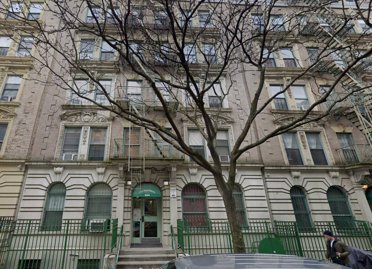 Lovely 2 Bedroom Apartment in Harlem - Photo 4