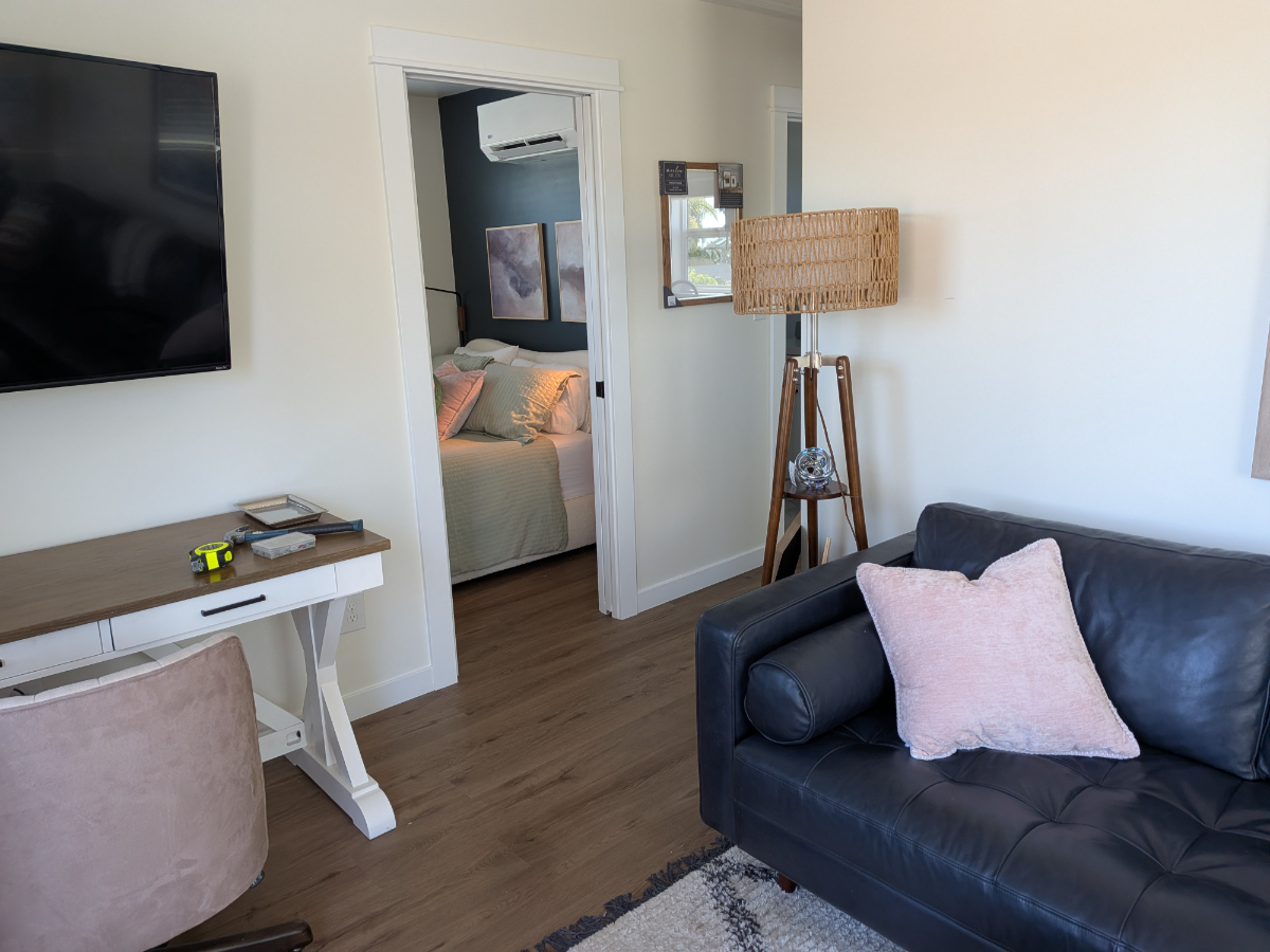 Sunny Newly Renovated Furnished 1BR in the Heart of San Diego - Photo 2