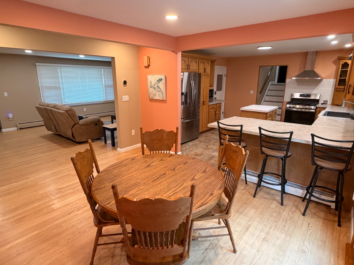 Spacious 3BR 2ba. Comfortable, Private, Convenient location - Photo 8