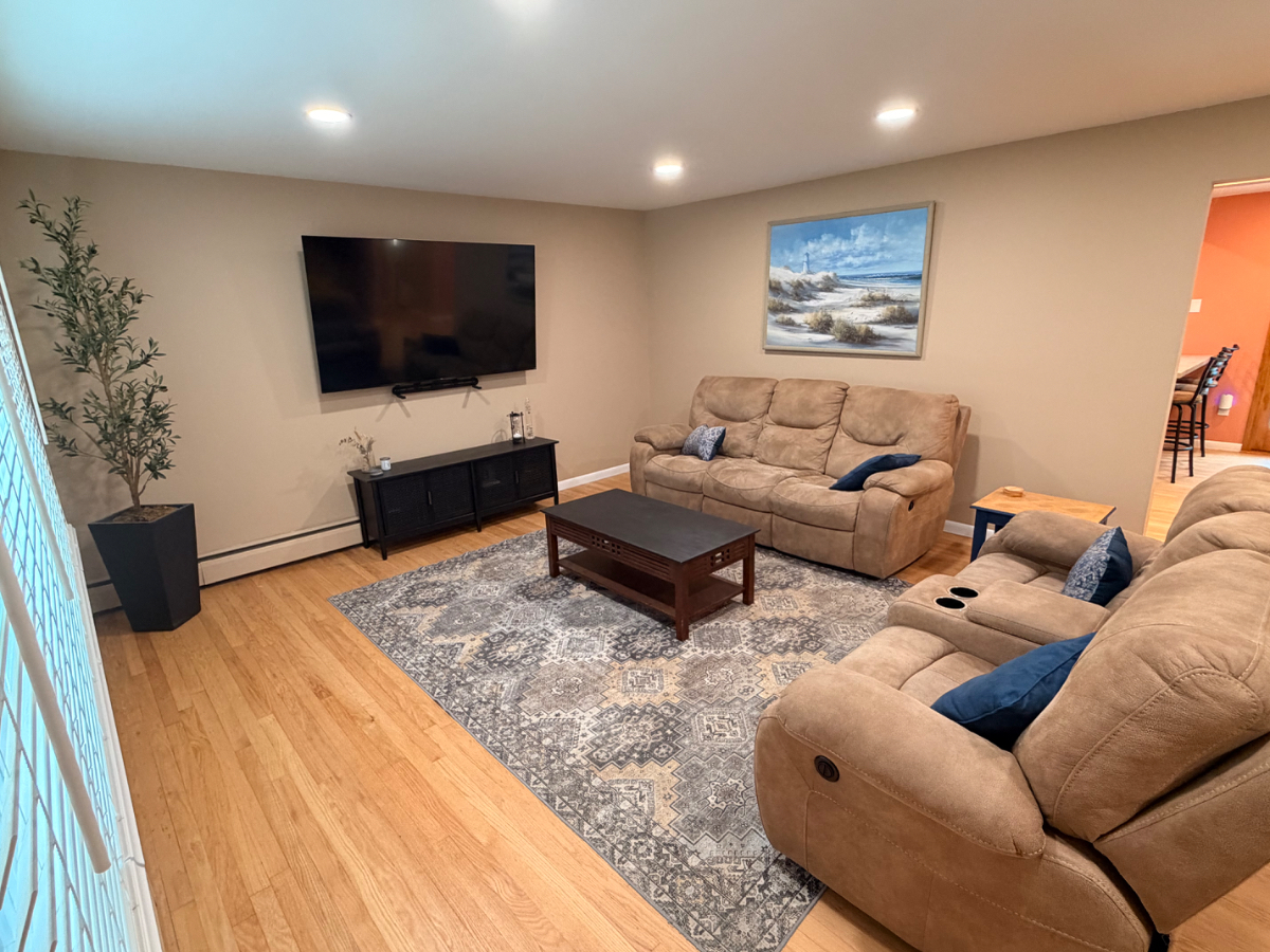 Spacious 3BR 2ba. Comfortable, Private, Convenient location - Photo 3