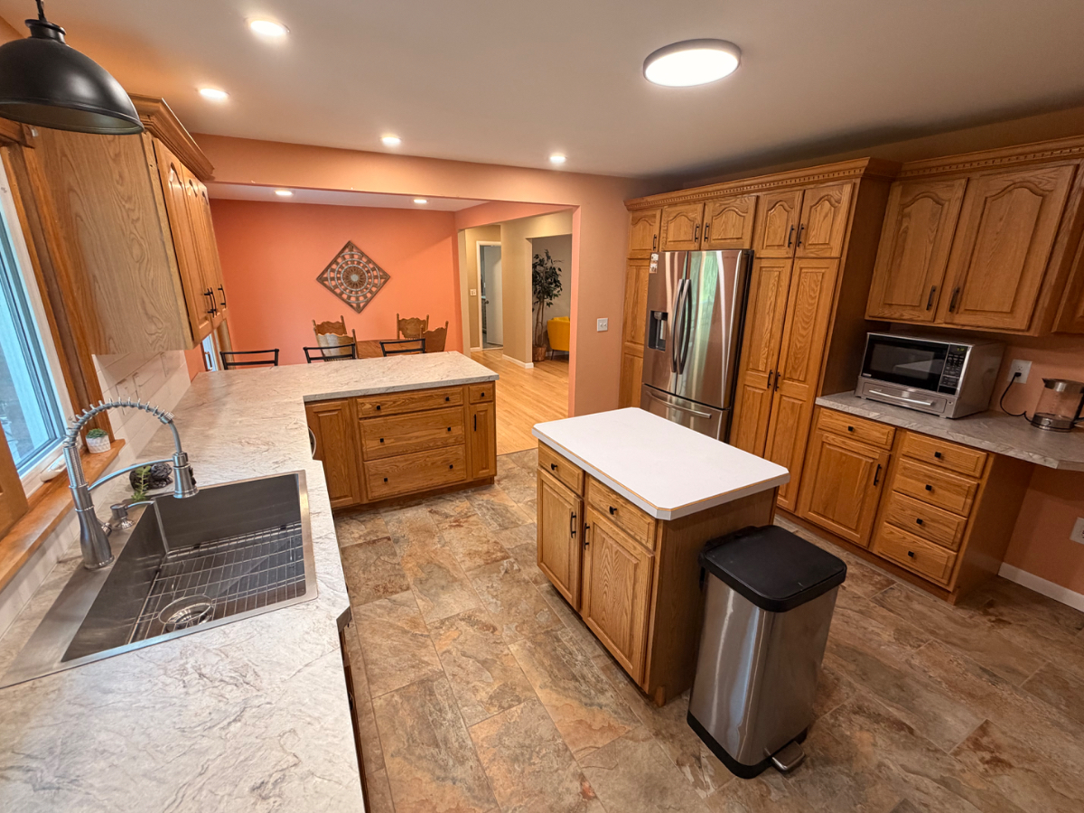 Spacious 3BR 2ba. Comfortable, Private, Convenient location - Photo 2
