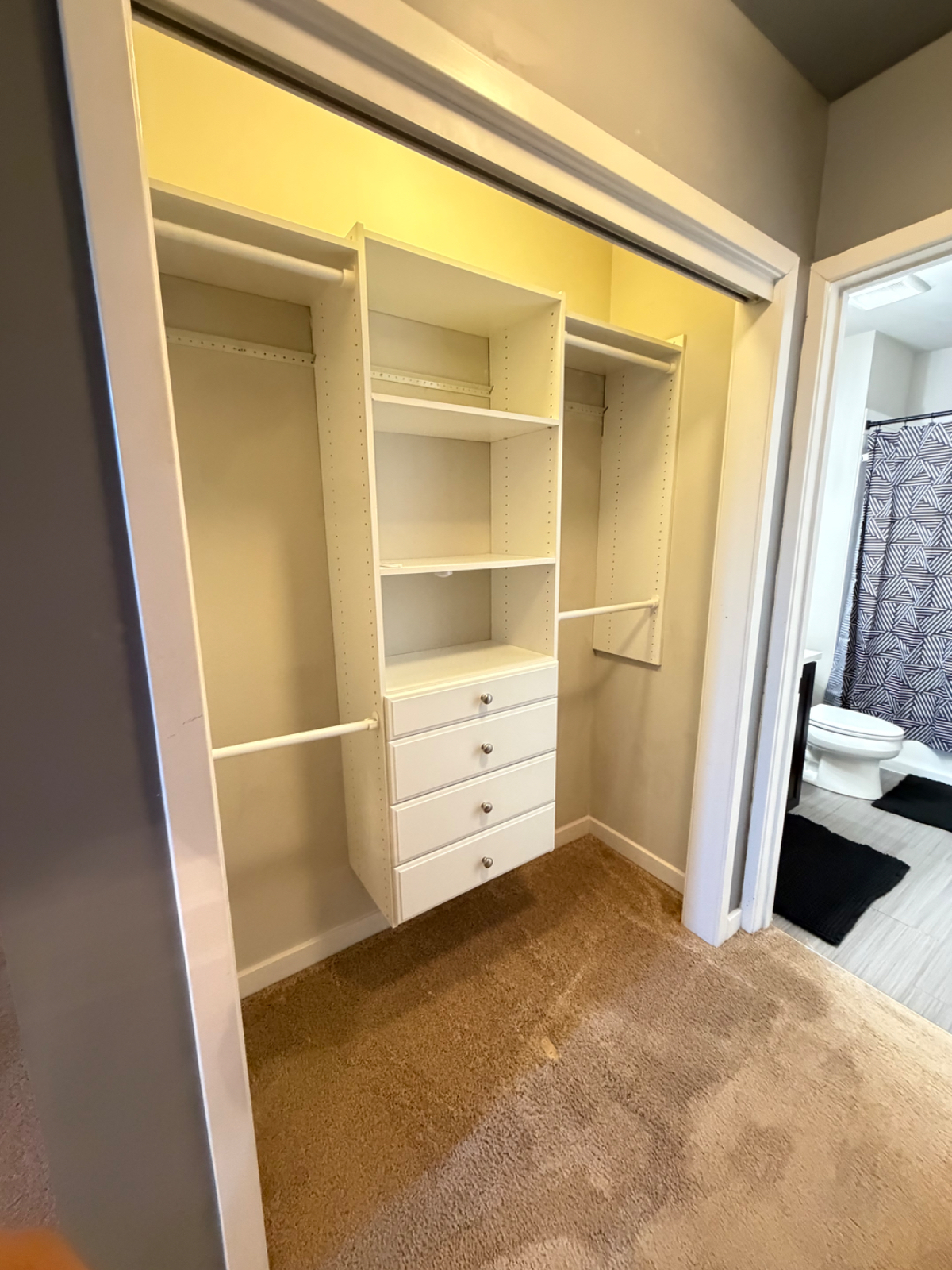 Upscale Furnished Primary Suite Private En-Suite  Capitol Hill East - Photo 7