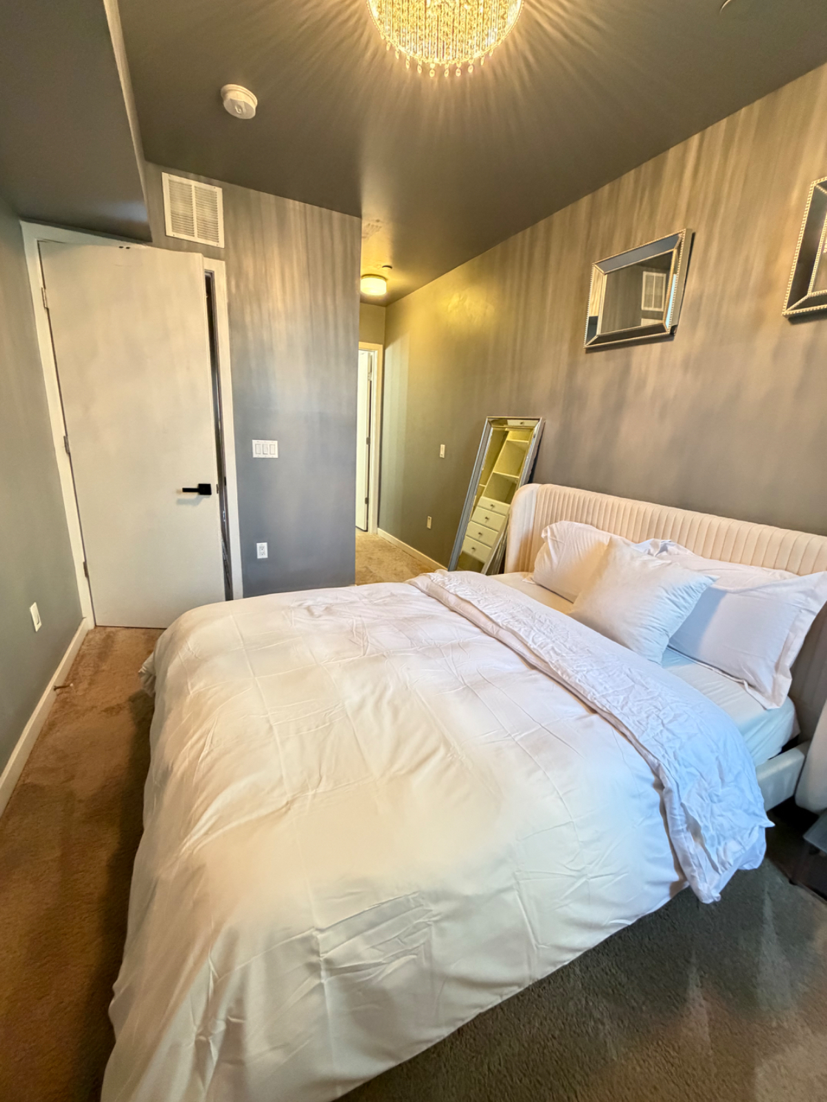 Upscale Furnished Primary Suite Private En-Suite  Capitol Hill East - Photo 6