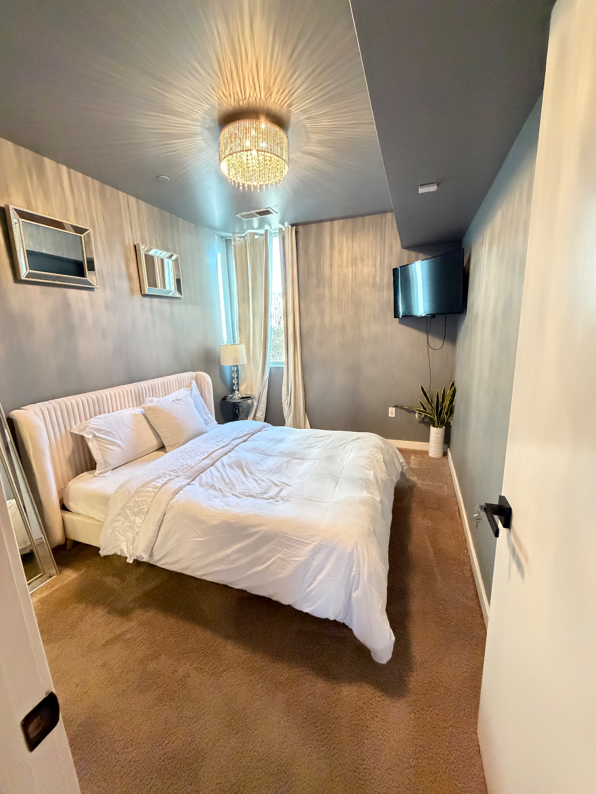 Upscale Furnished Primary Suite Private En-Suite Capitol Hill East - Photo 5