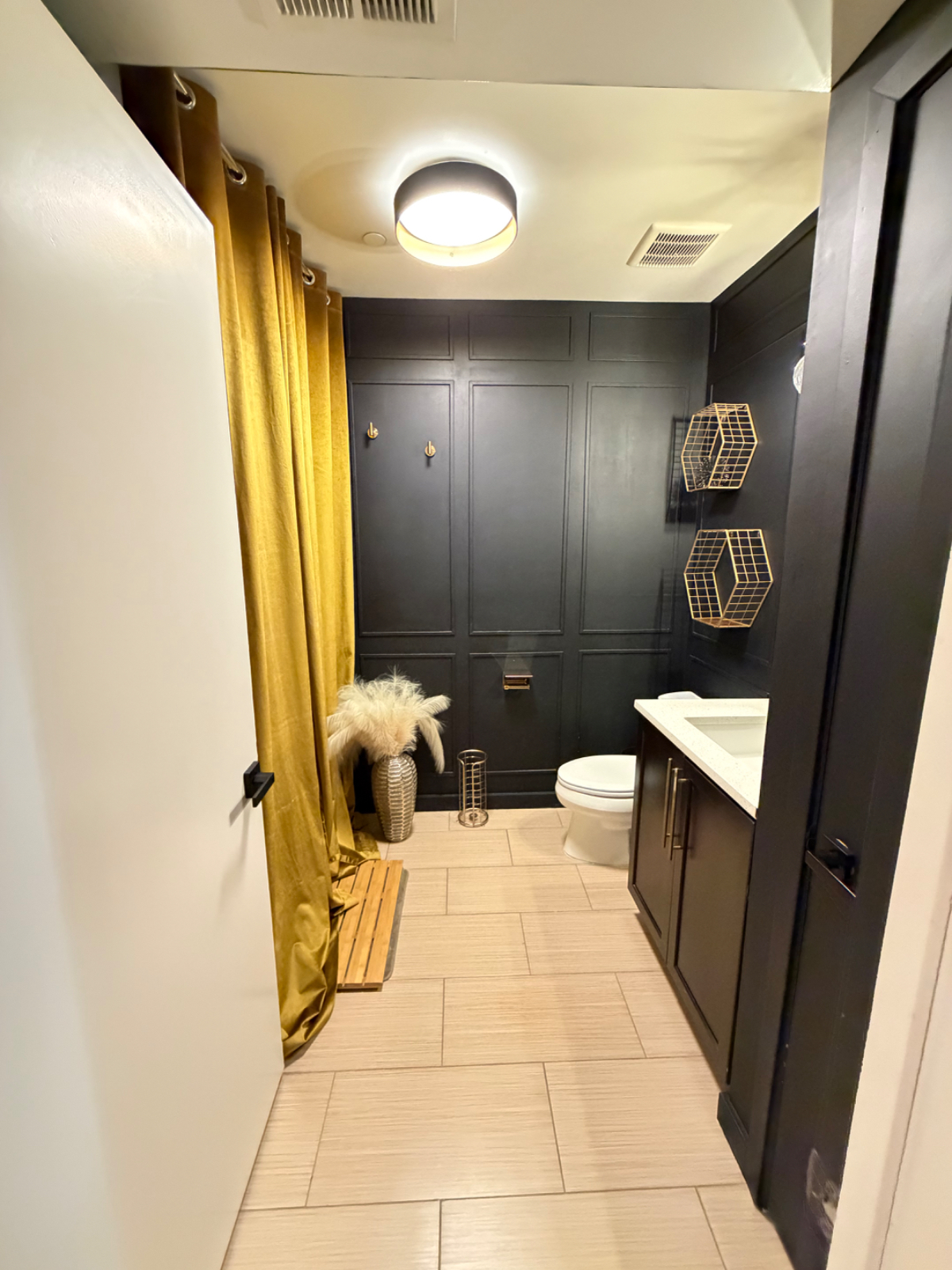 Upscale Furnished Primary Suite Private En-Suite  Capitol Hill East - Photo 12