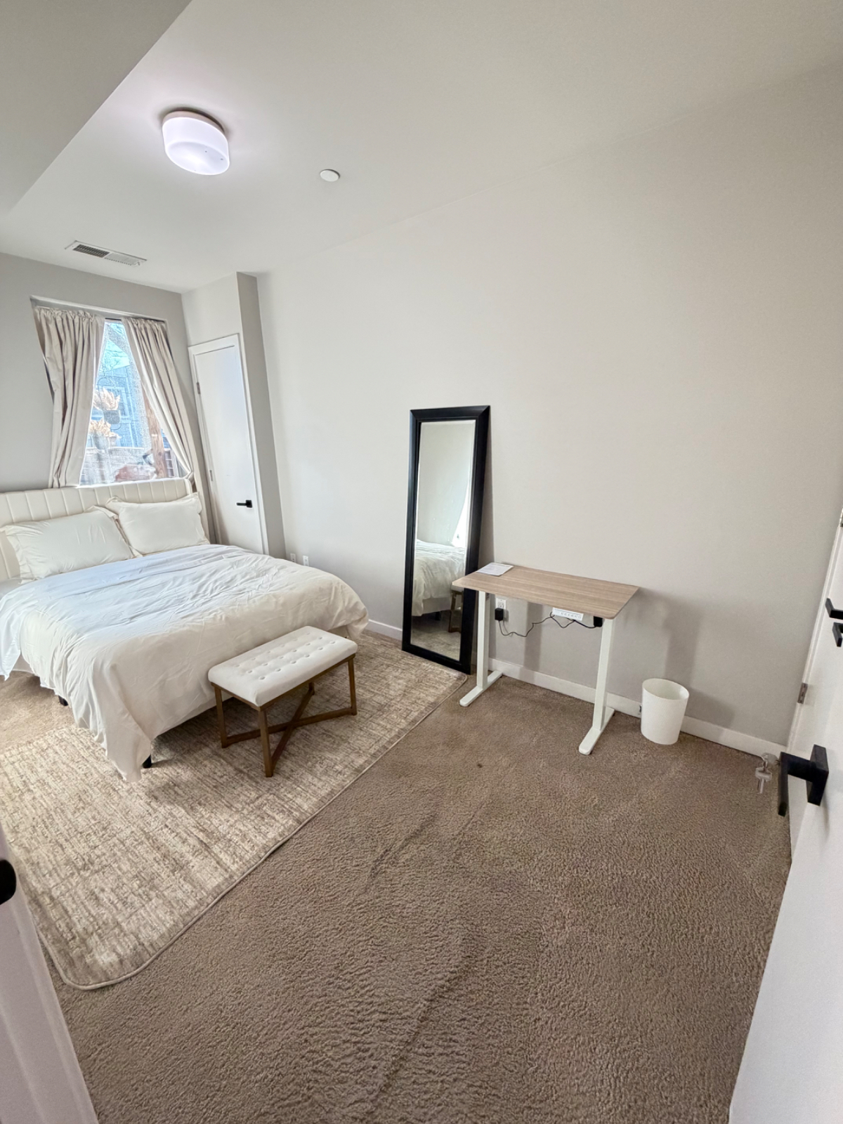 Upscale Furnished Primary Suite Private En-Suite  Capitol Hill East - Photo 9