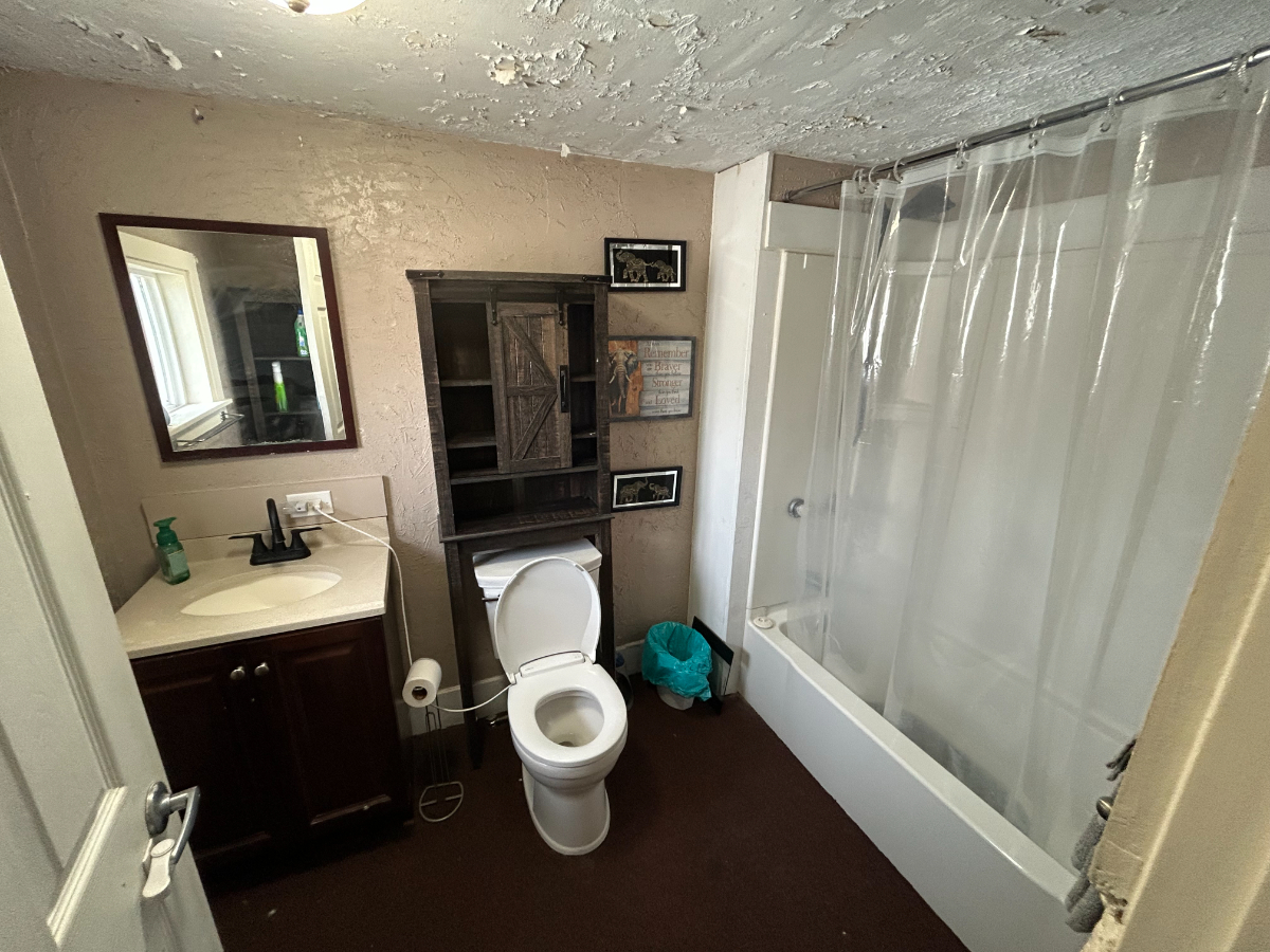 Entire House in Lusk, WY - Photo 6