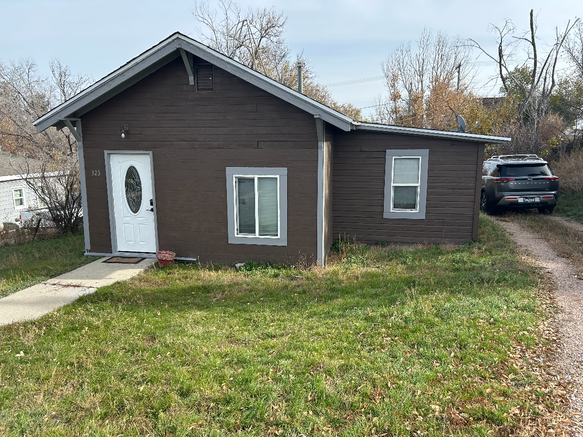Entire House in Lusk, WY - Photo 10