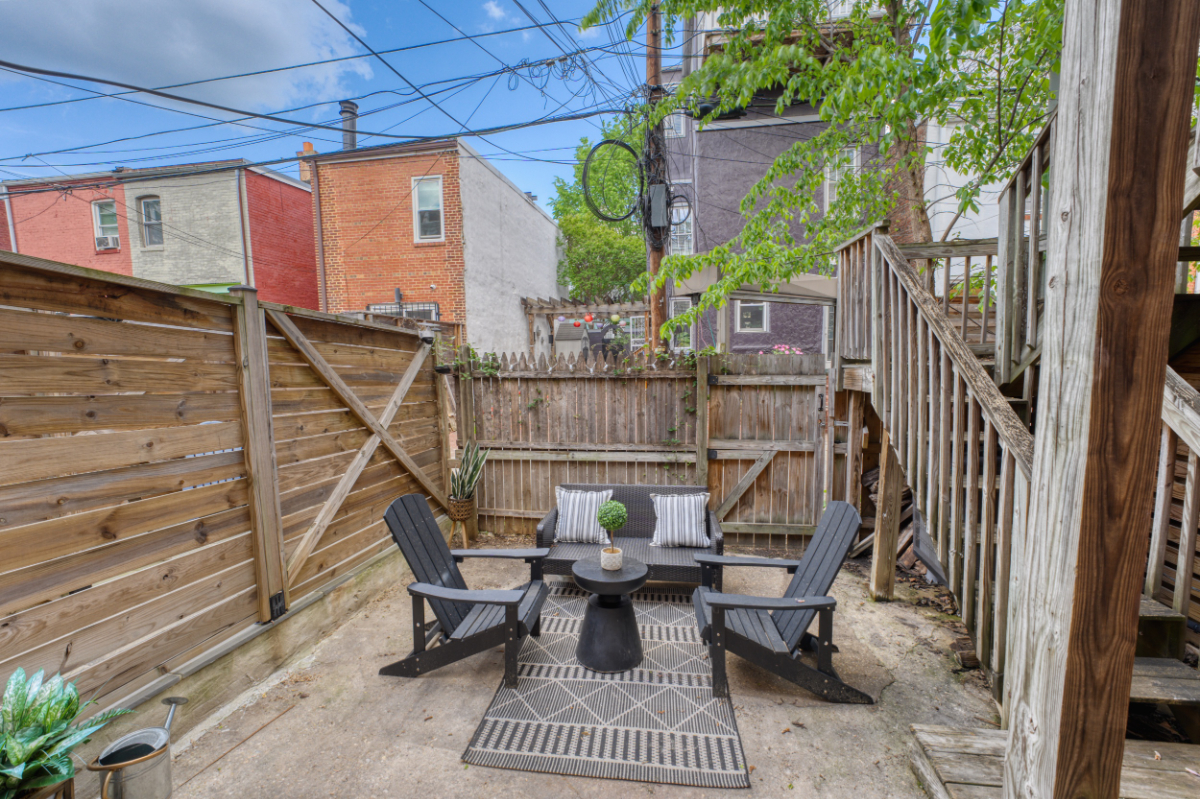 1BR 1 Bath with Patio Dupont Ust - Photo 2