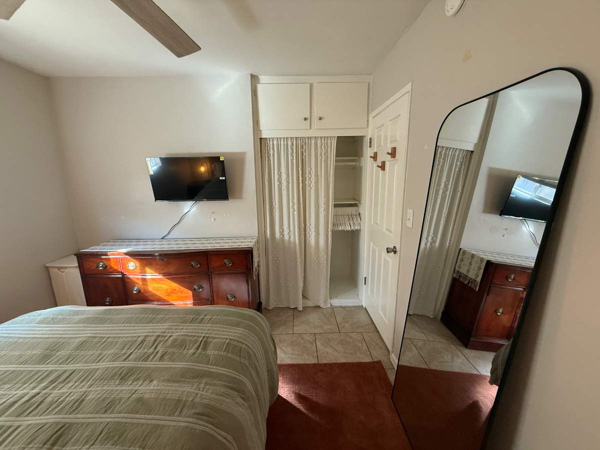 Vista - room for rent in home - Photo 1