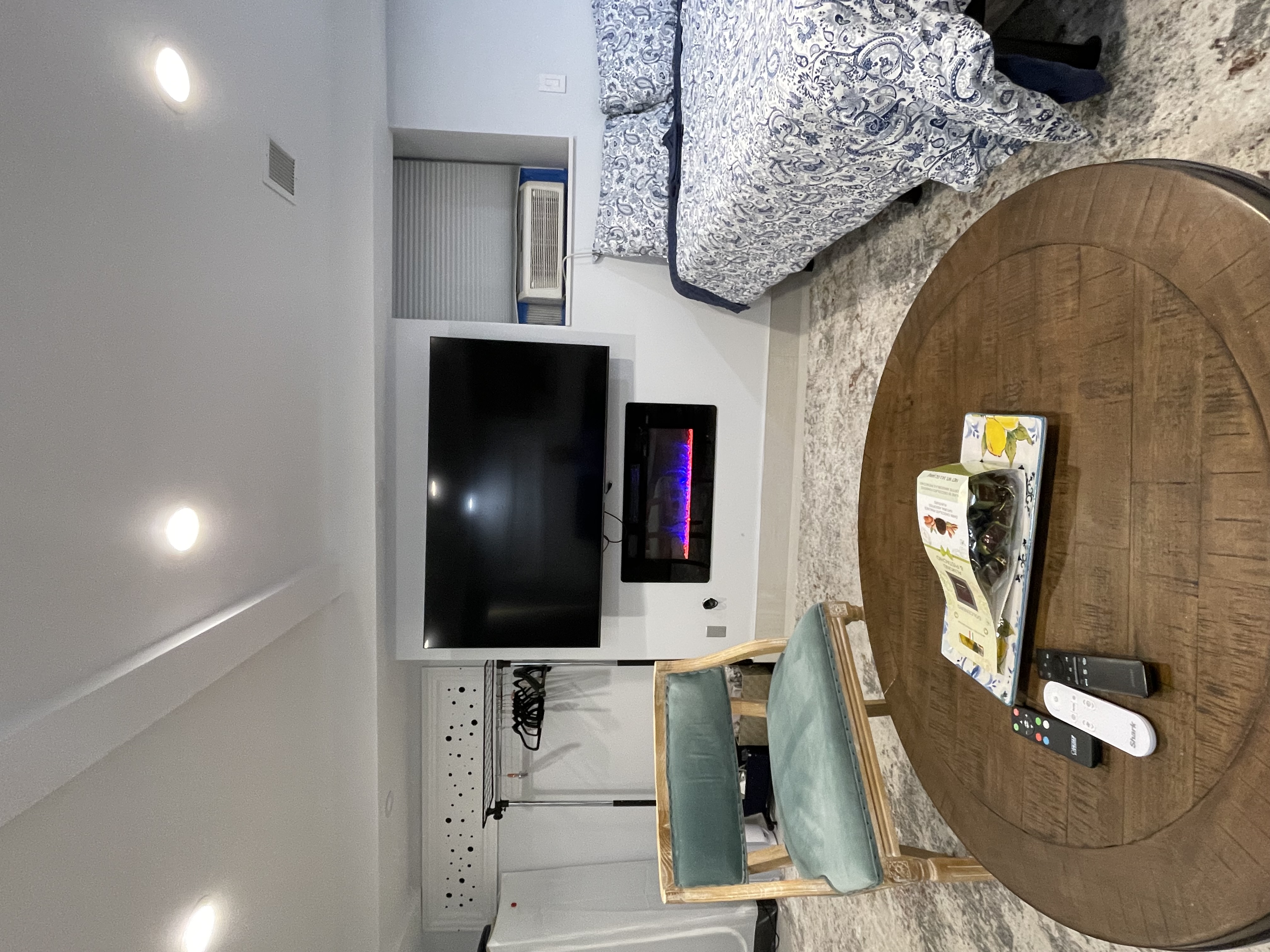 Cozy Studio Apartment/ Basement - Photo 11