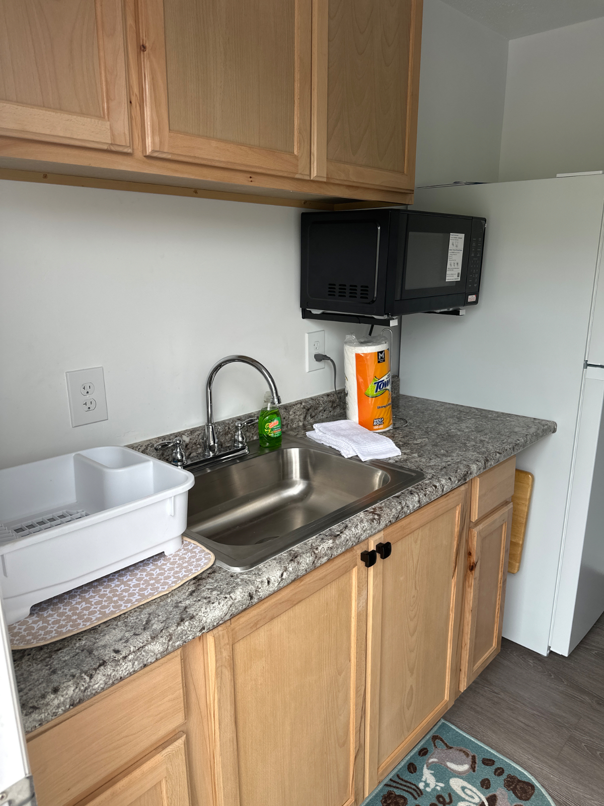 Efficiency one bedroom Apt - Photo 2