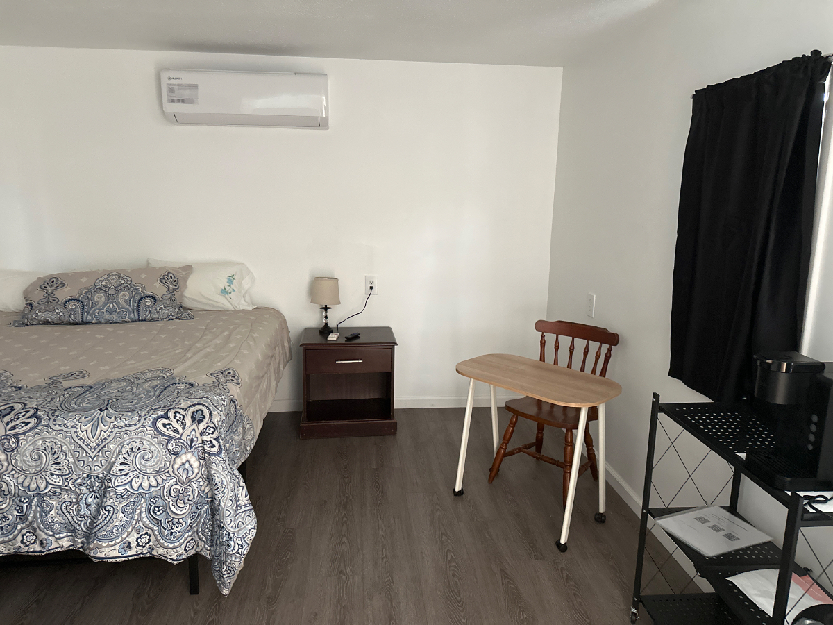 Efficiency one bedroom Apt - Photo 3