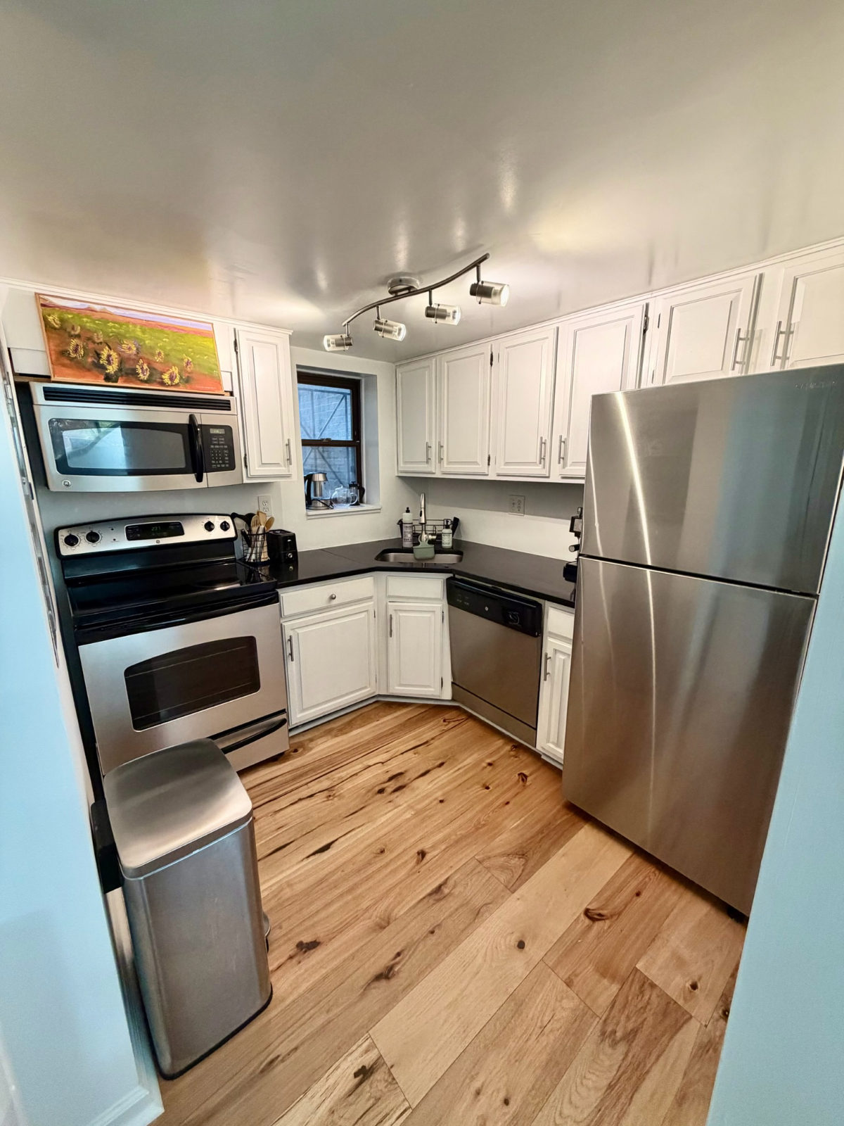Charming Retreat in the Heart of Adam's Morgan and Kalorama - Photo 5