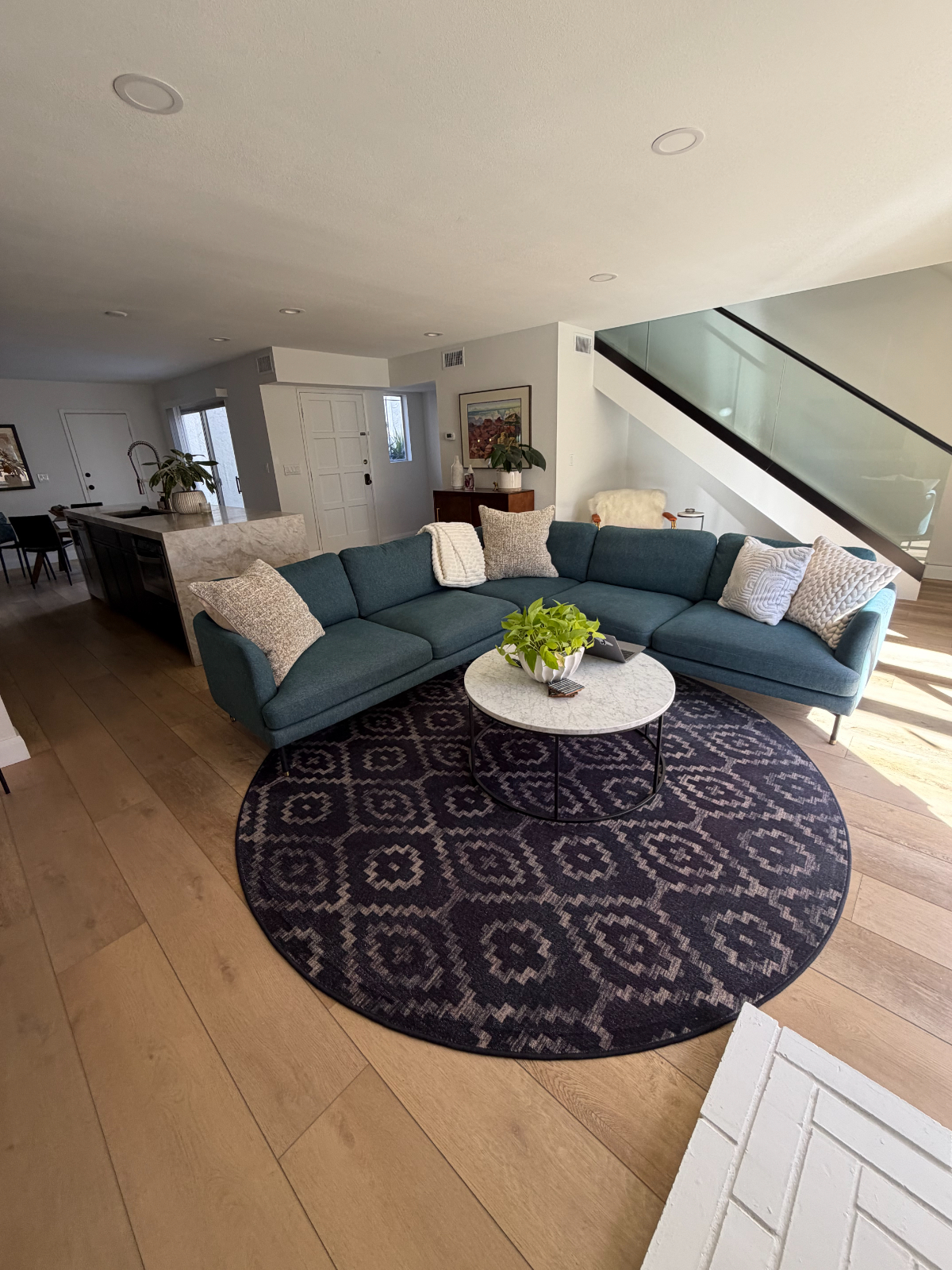Upscale Condo - Photo 6