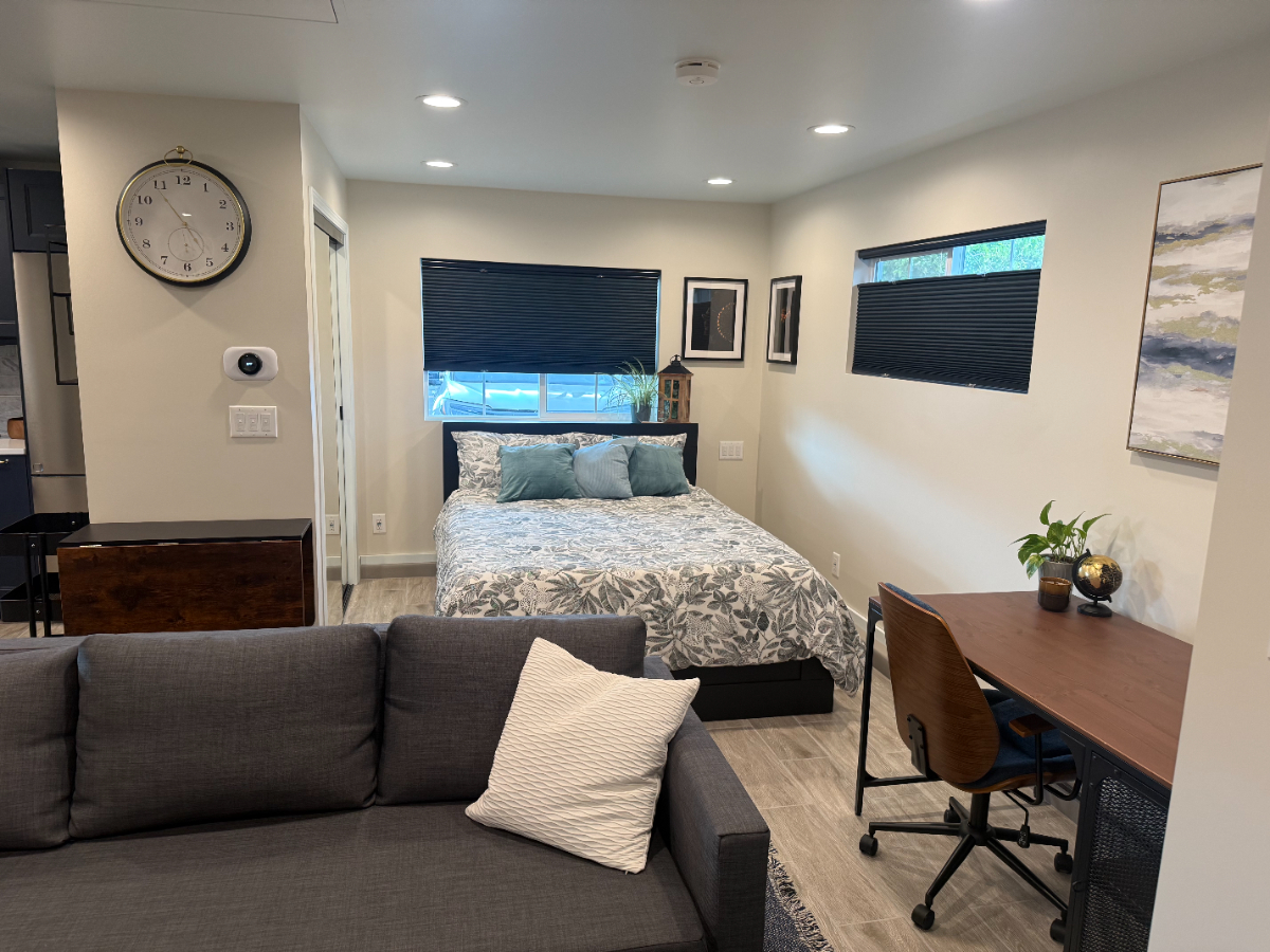 Modern Brand New Private Studio (Utilities Included) - Photo 6