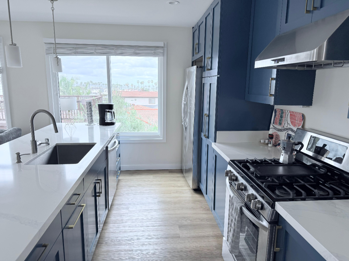 Coastal Luxury - Stylish 1BR With Amazing Rooftop - Photo 3