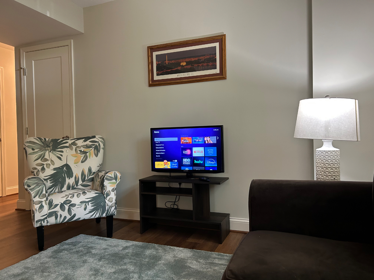Comfortable, Furnished 2BR with Workspace and Outdoor Space - Photo 7