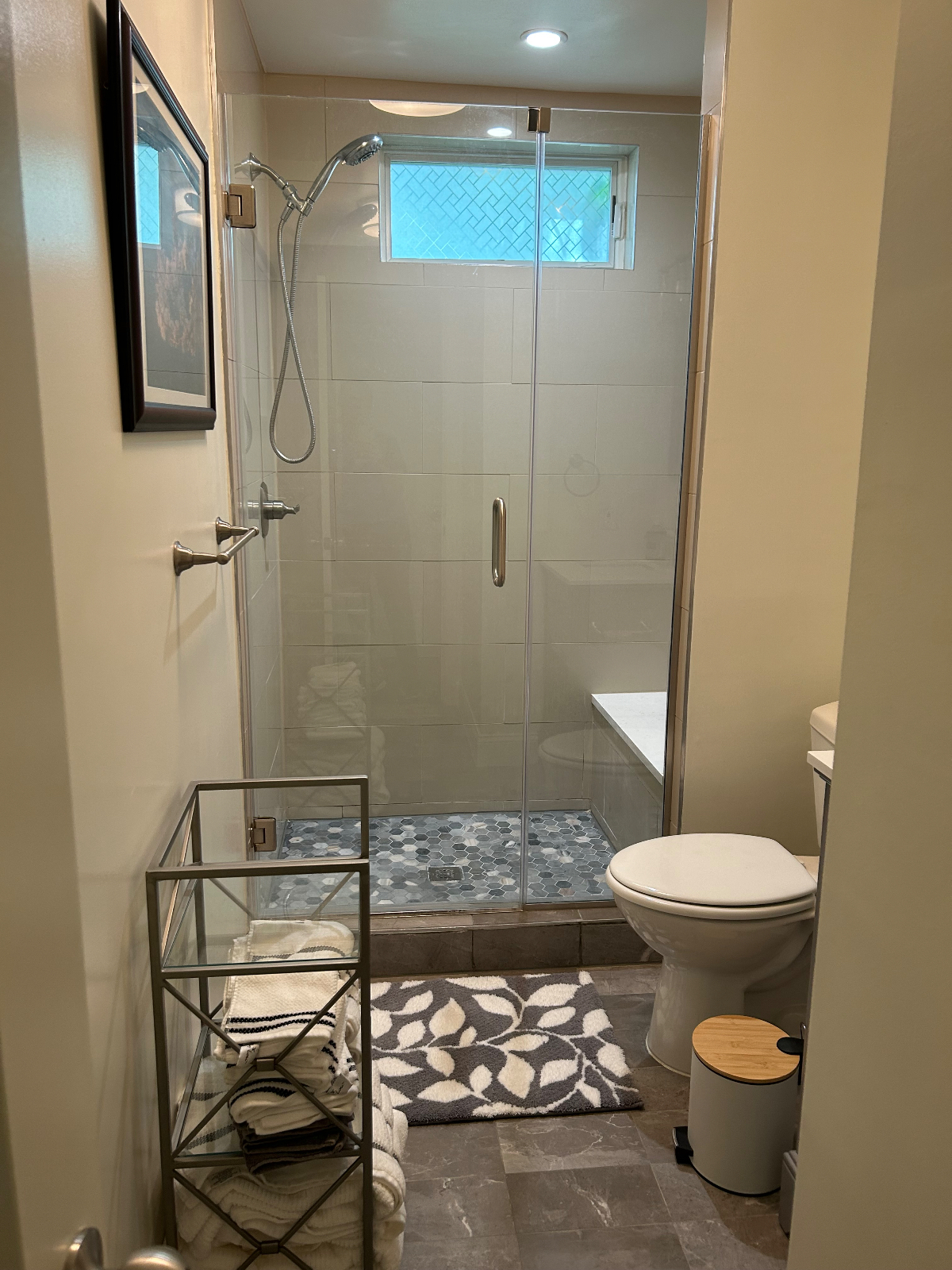 Comfortable, Furnished 2BR with Workspace and Outdoor Space - Photo 11