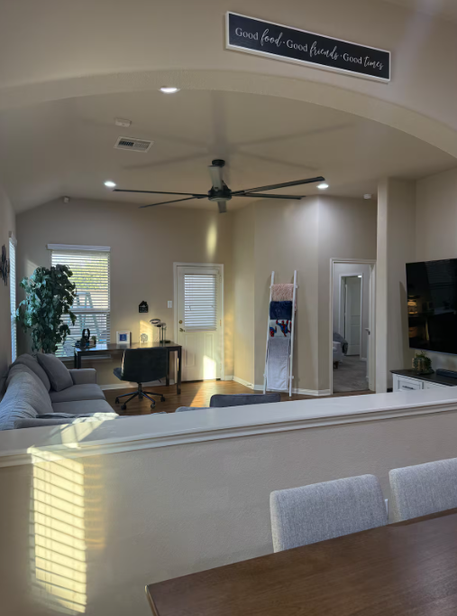 Spacious 4BR 2BA Home With Workspace Near Texas Medical Centers And NRG Stadium - Photo 10
