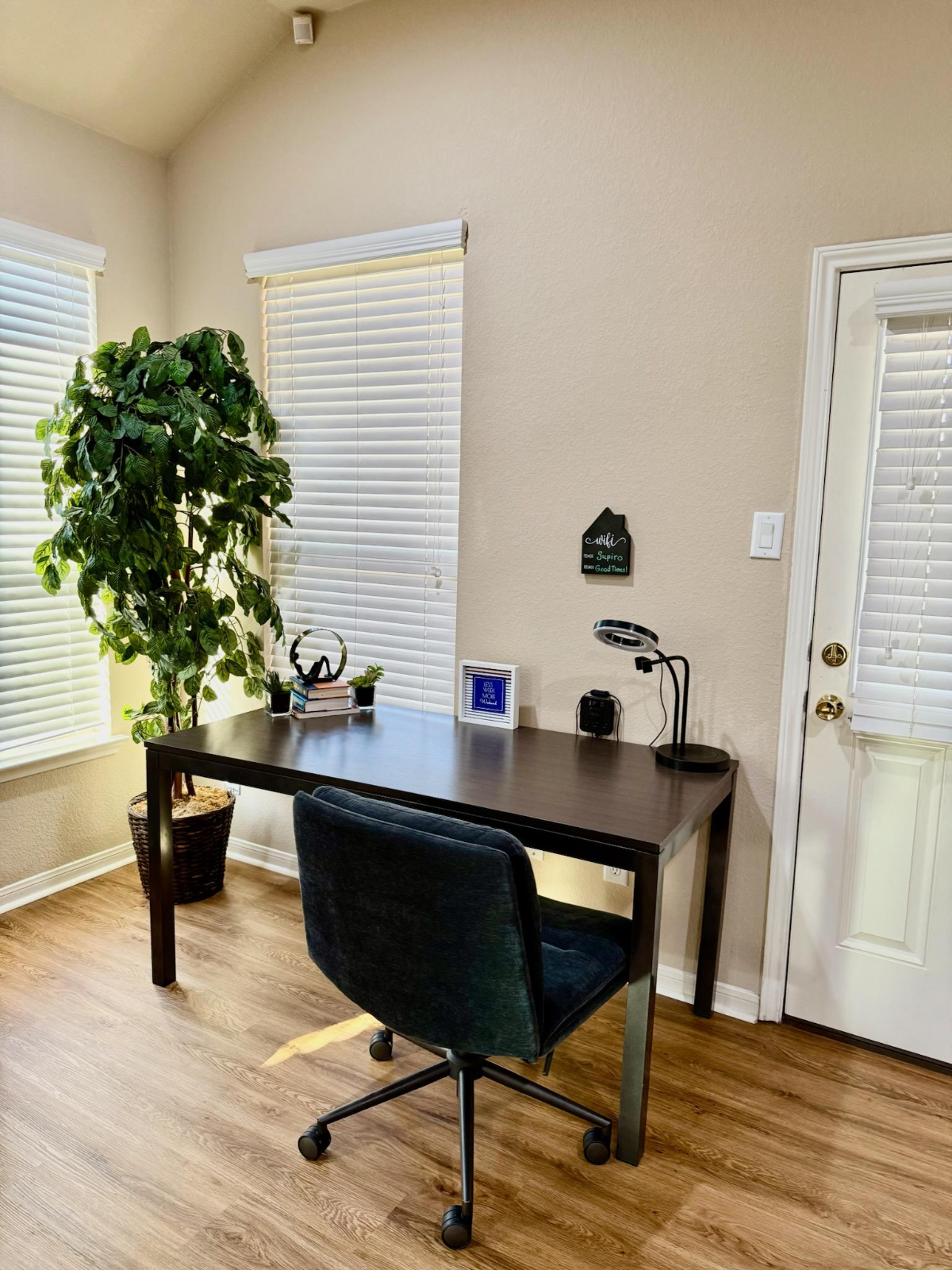 Spacious 4BR 2BA Home With Workspace Near Texas Medical Centers And NRG Stadium - Photo 11