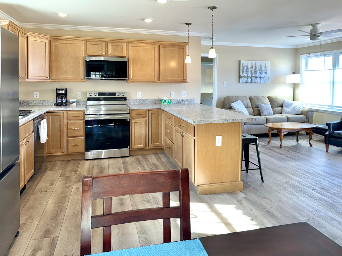 2 BR 2 Bath Home with Den/Office  in quiet neighborhood - Photo 6