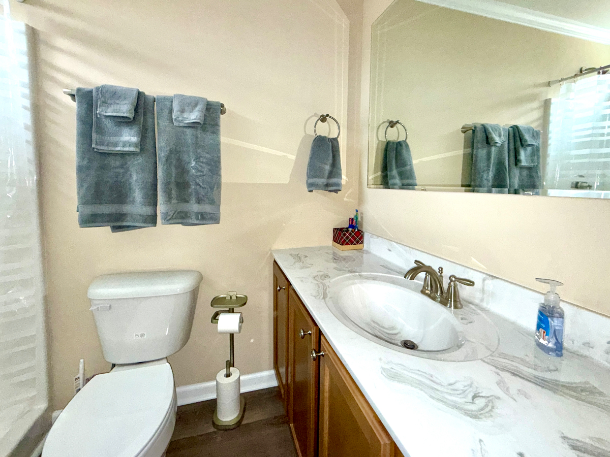 2 BR 2 Bath Home with Den/Office  in quiet neighborhood - Photo 10
