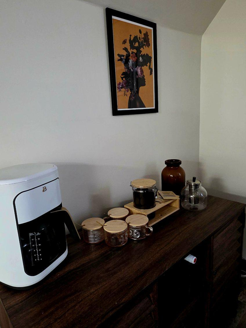 Charming 2BR Apartment with Private Feel & Easy Access to Hudson - Photo 7