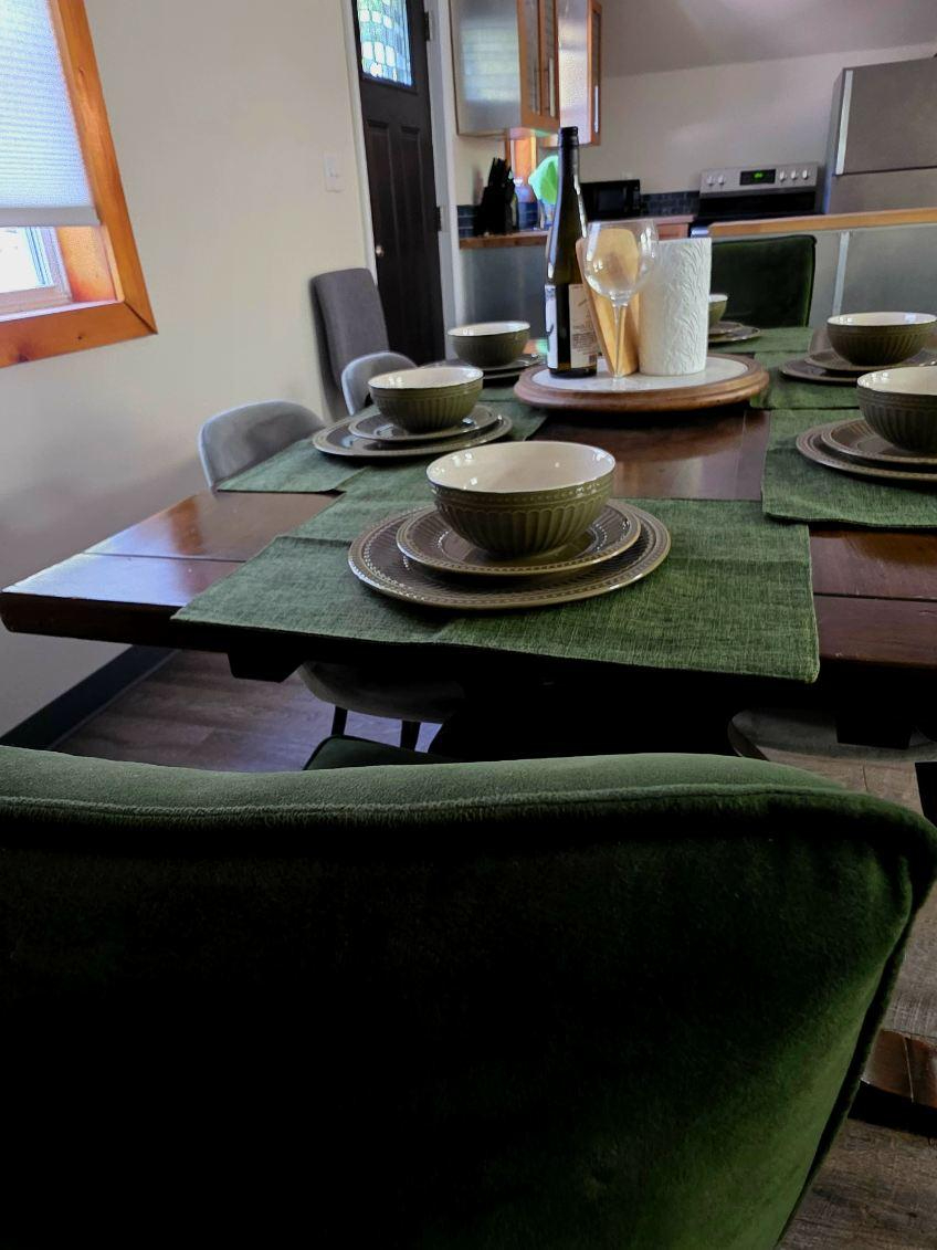 Charming 2BR Apartment with Private Feel & Easy Access to Hudson - Photo 6