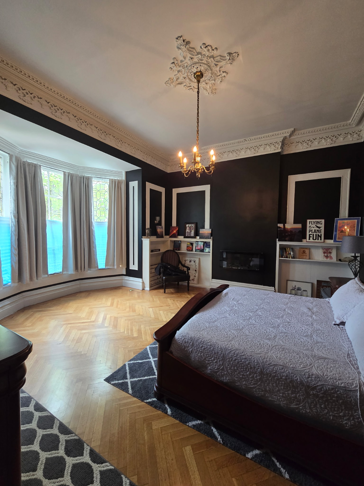 Historical, Centrally Located Two Bedroom Apartment - Photo 8