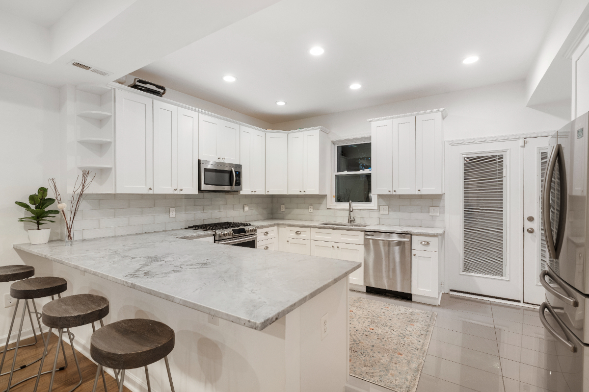 Spacious and clean - Photo 9