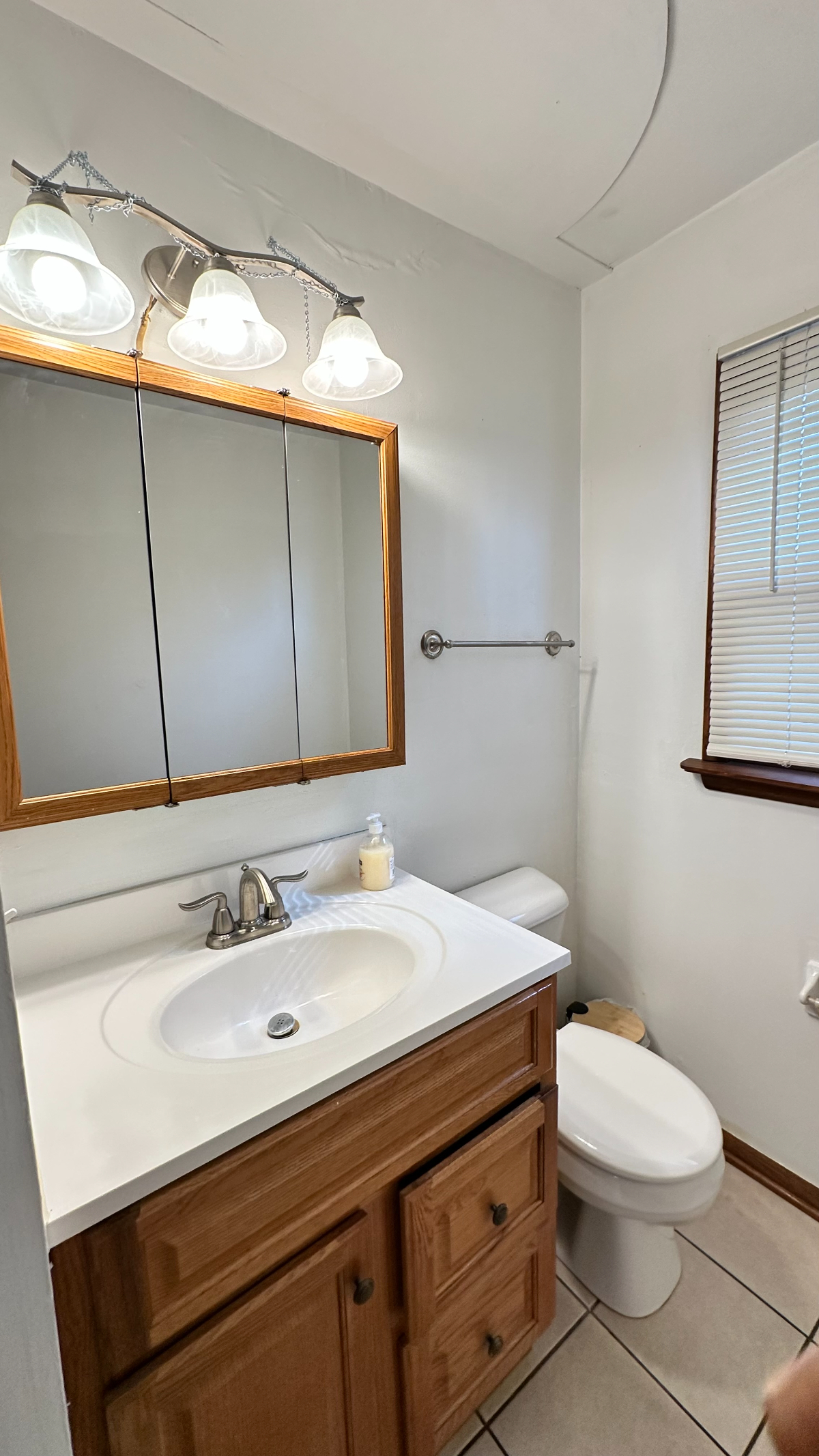 Inviting 3BR Retreat in a Prime Milwaukee Area - Photo 11