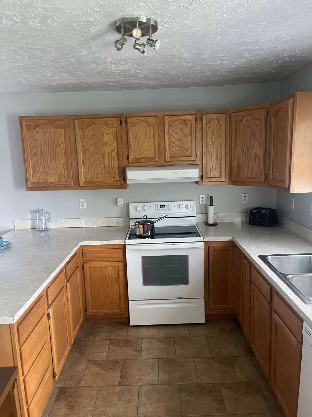 Newly remodeled 604 - Photo 5