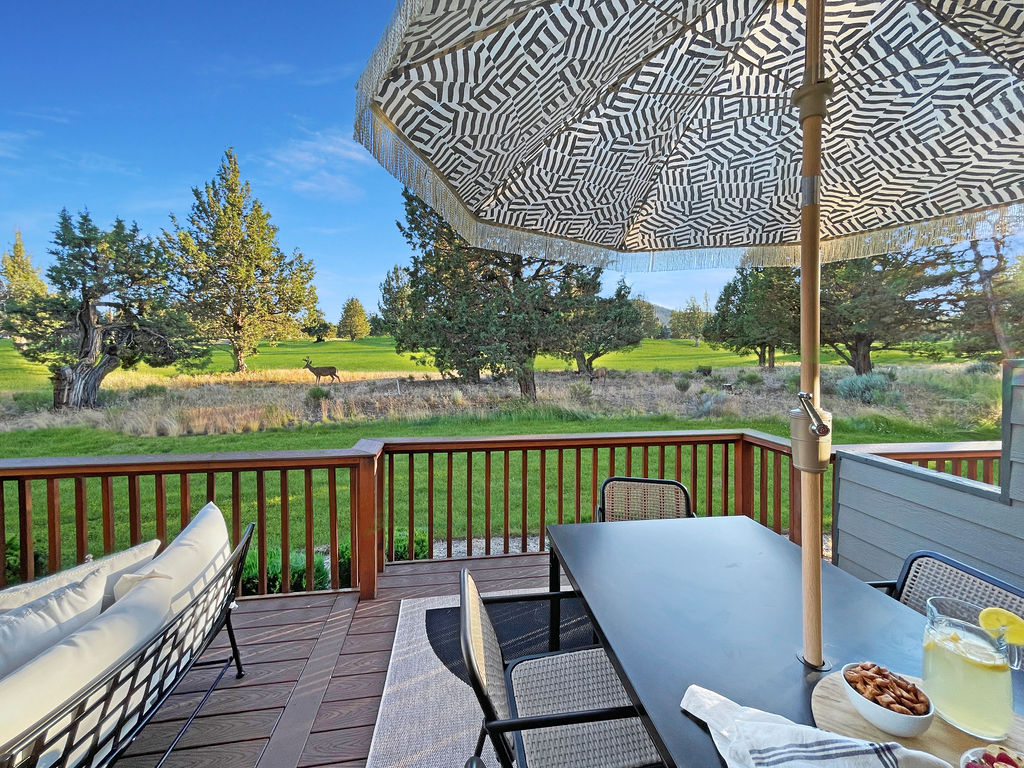 Clean Eagle Crest Resort Condo on Golf Course - Pool/Spa Access - Photo 2