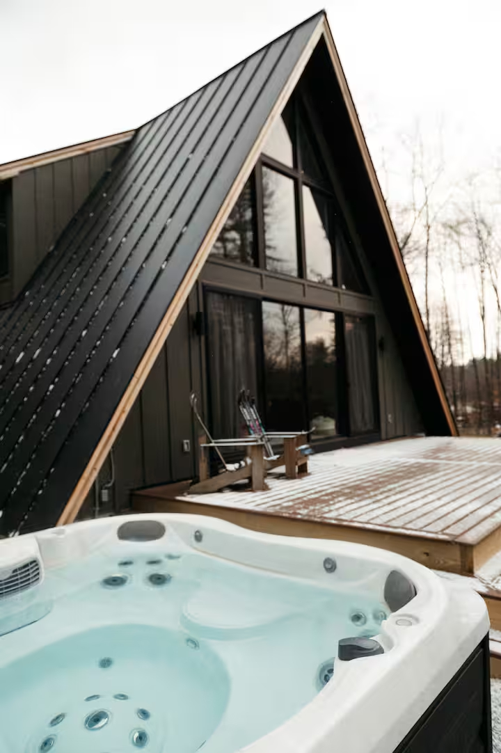 The Hideaway Cabin - Stylish 2BR Retreat Near Okemo Mountain - Photo 2