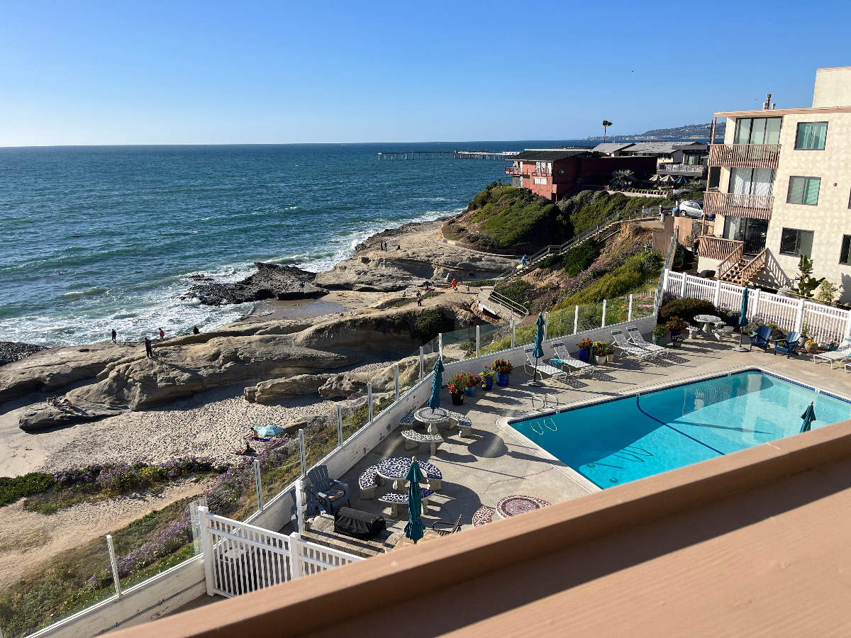 Beachfront Oasis with Unobstructed Ocean Views - Photo 3