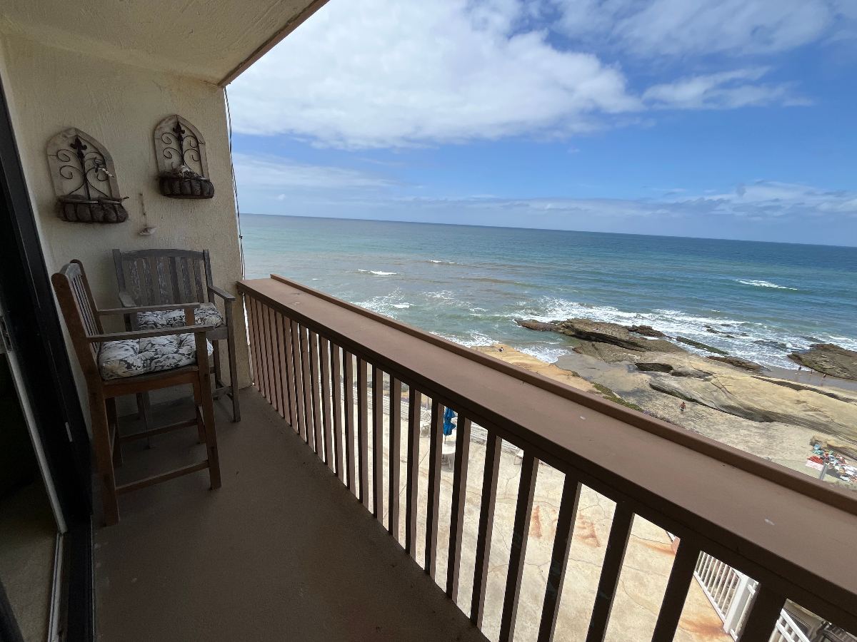 Beachfront Oasis with Unobstructed Ocean Views - Photo 6