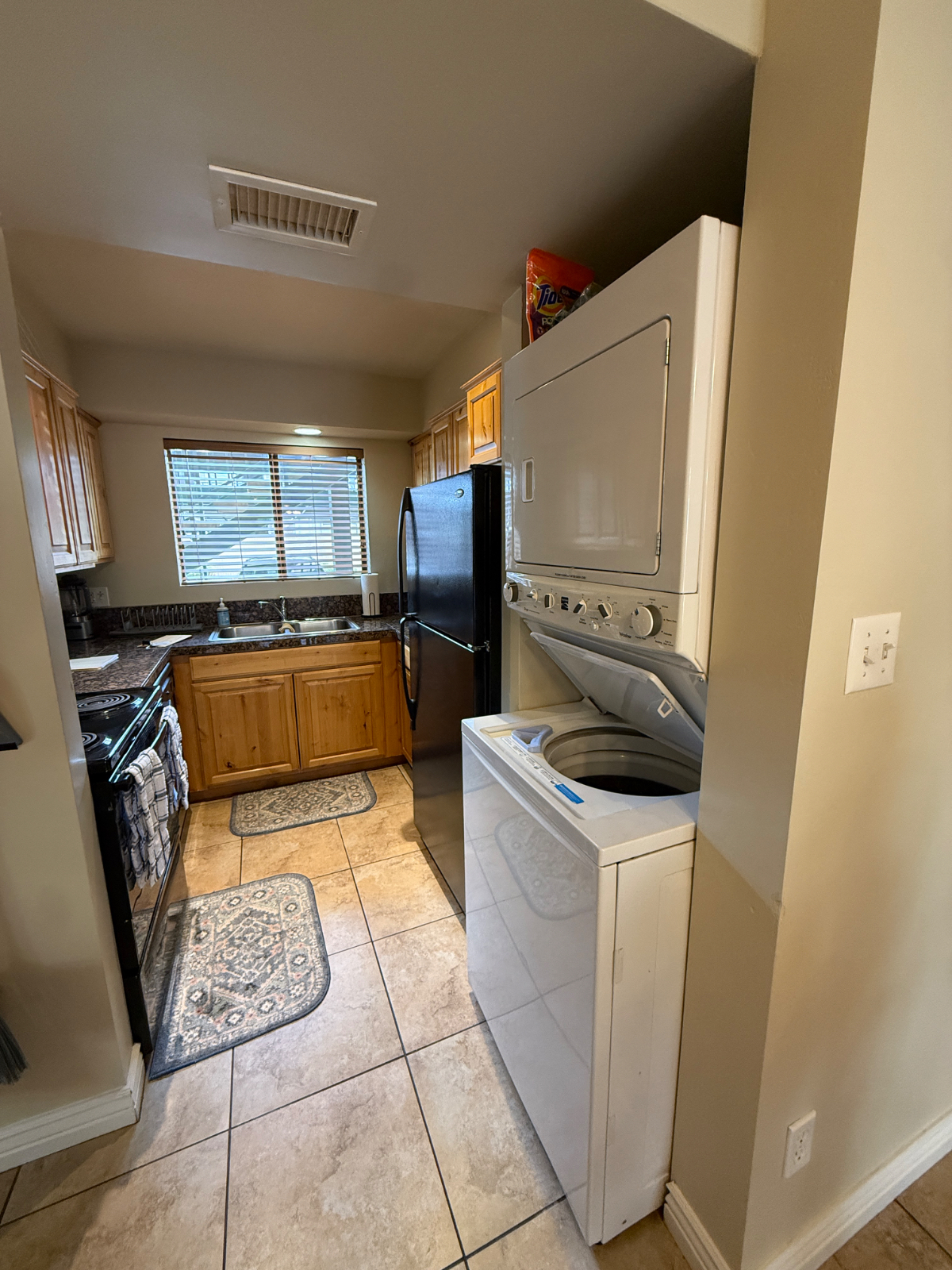 Peaceful Private Bedroom & Bathroom Condo - Photo 4