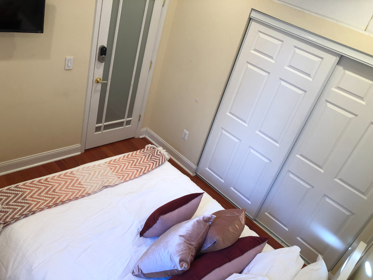 Guest Bedroom Suite 2 / Medical District / MedStar / Children's / Howard Hospitals - Photo 7