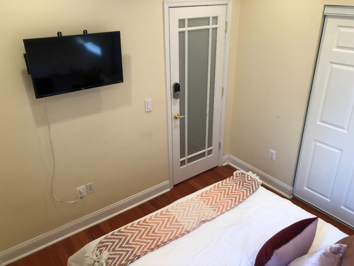 Guest Bedroom Suite 2 / Medical District / MedStar / Children's / Howard Hospitals - Photo 12