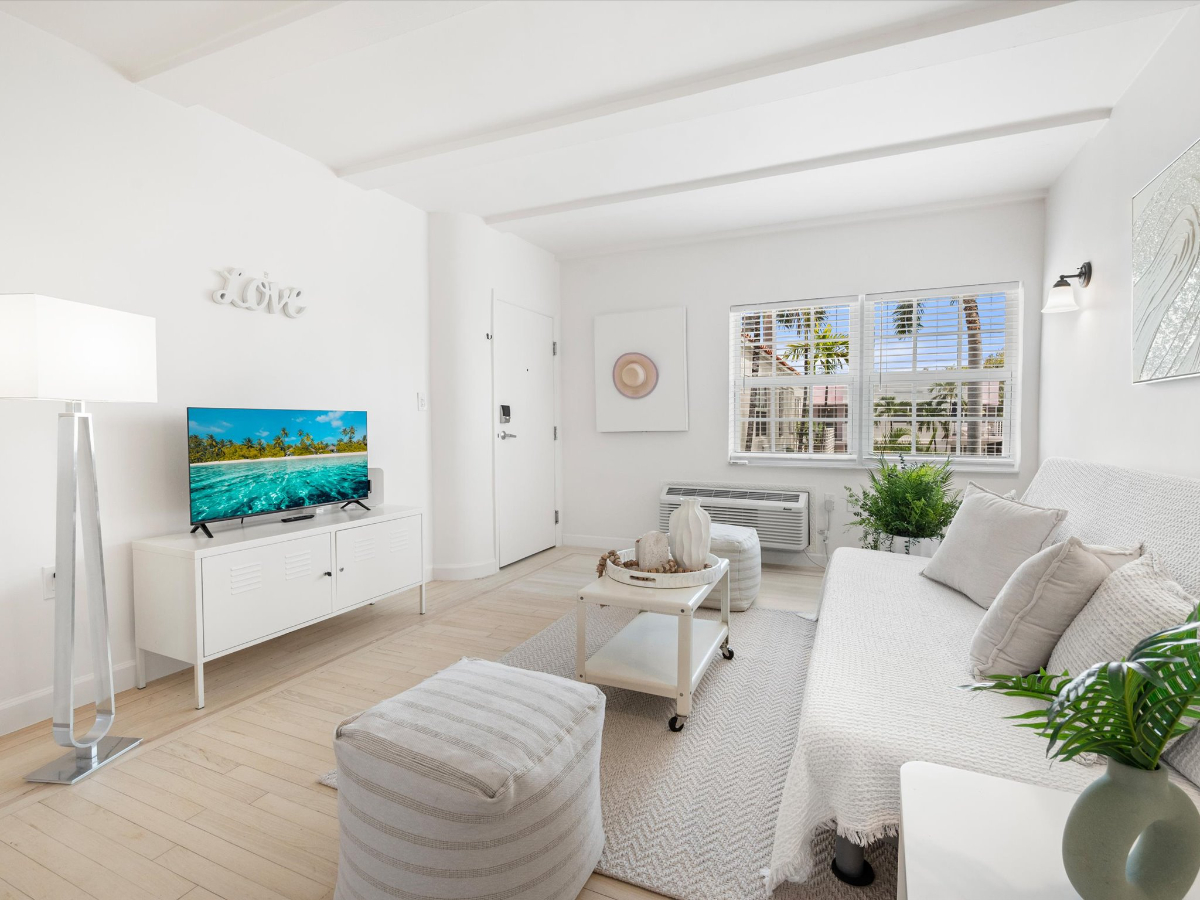 OFF-MARKET RENTED - Miami Beach Furnished Condo | Walk to the Beach | Utilities Included | Extended - Photo 3