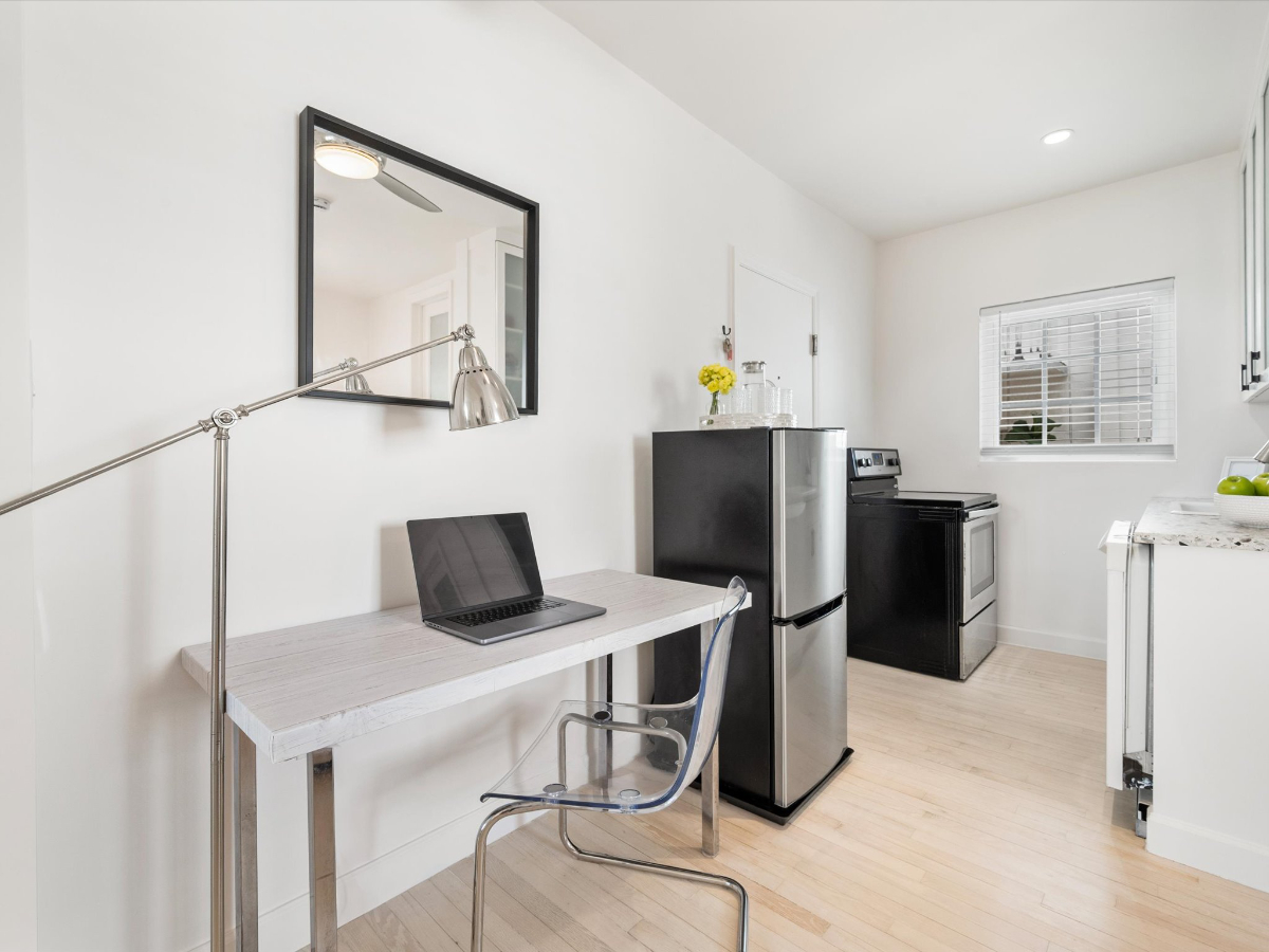 OFF-MARKET RENTED - Miami Beach Furnished Condo | Walk to the Beach | Utilities Included | Extended - Photo 5