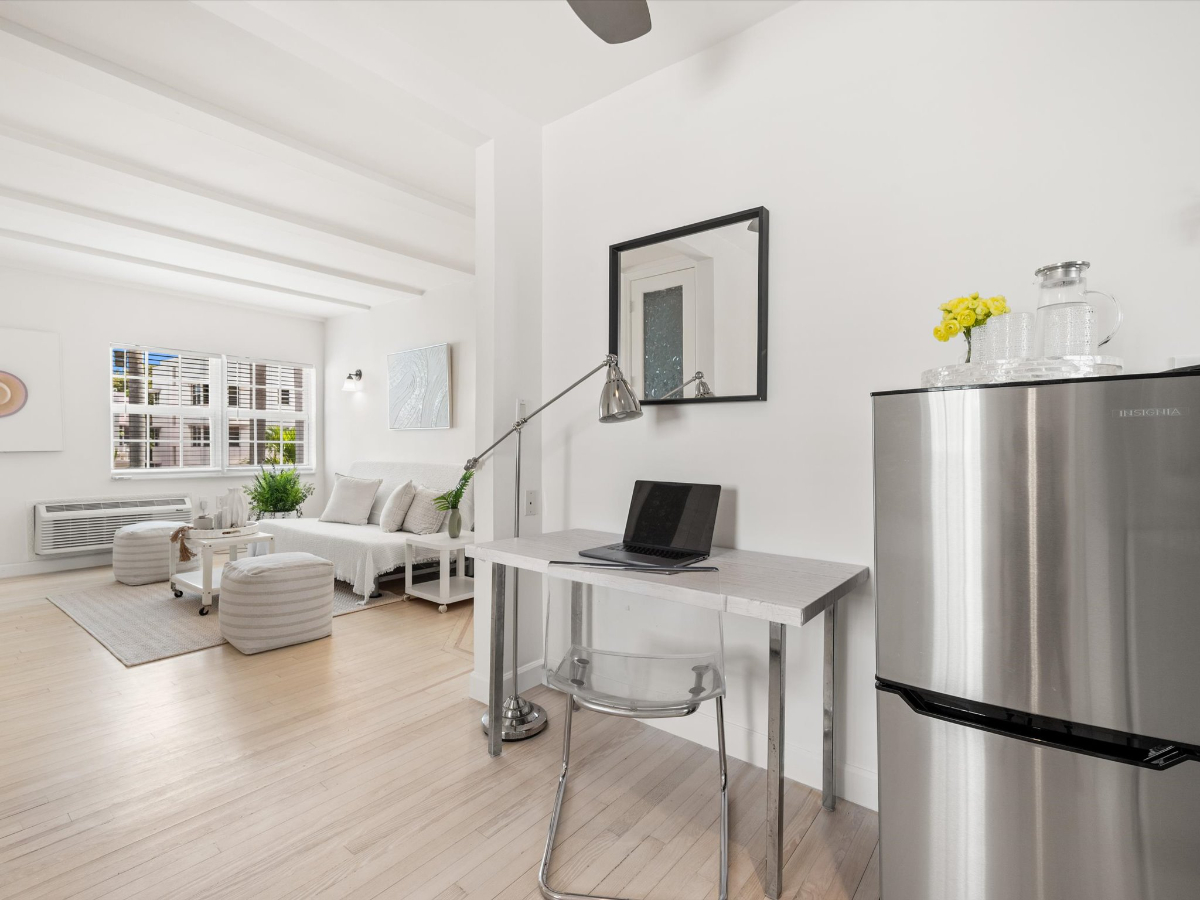 OFF-MARKET RENTED - Miami Beach Furnished Condo | Walk to the Beach | Utilities Included | Extended  - Photo 6