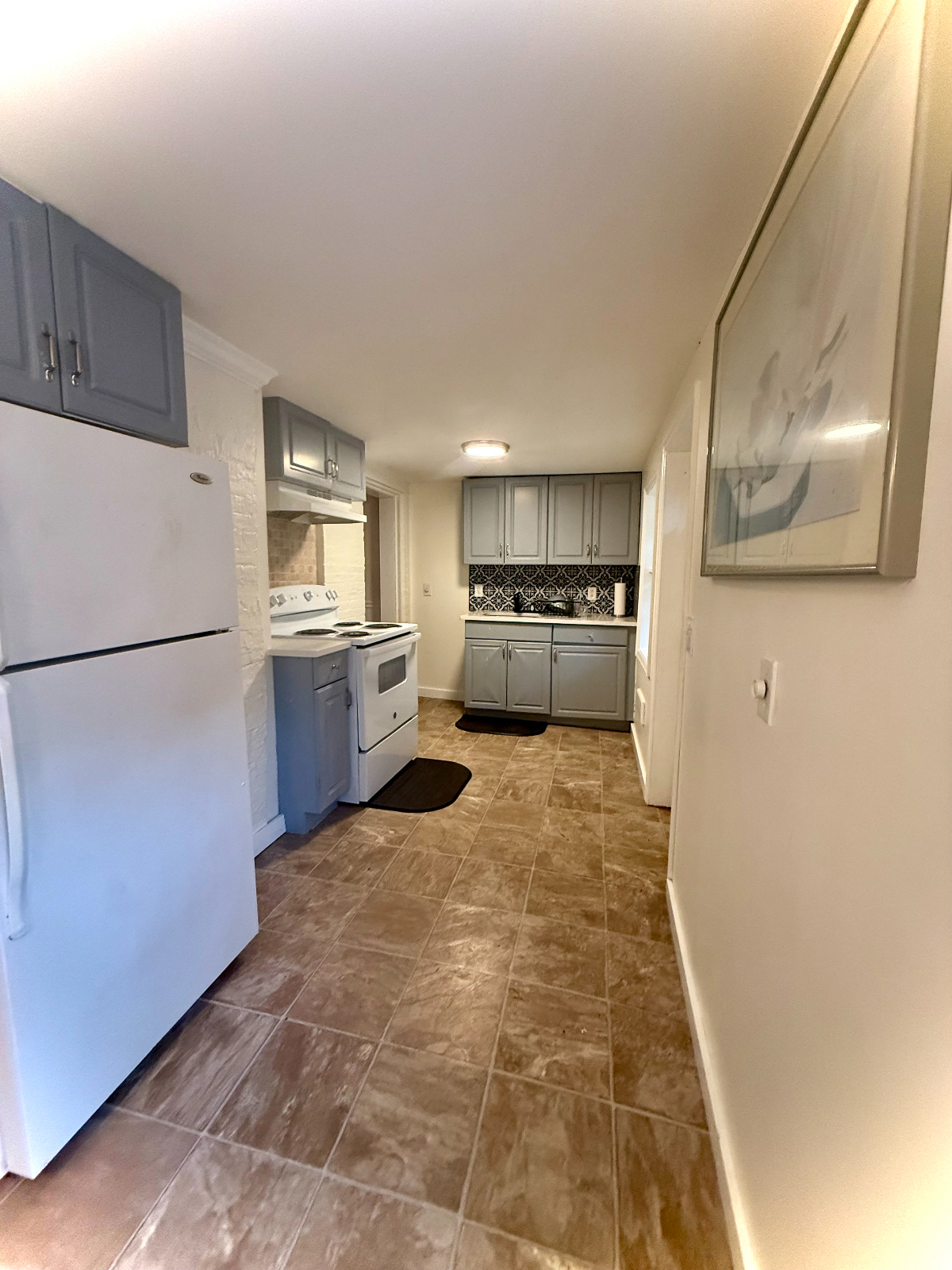 Furnished 1BR w/ Washer & Dryer Near Hospitals & Downtown Albany - Photo 2