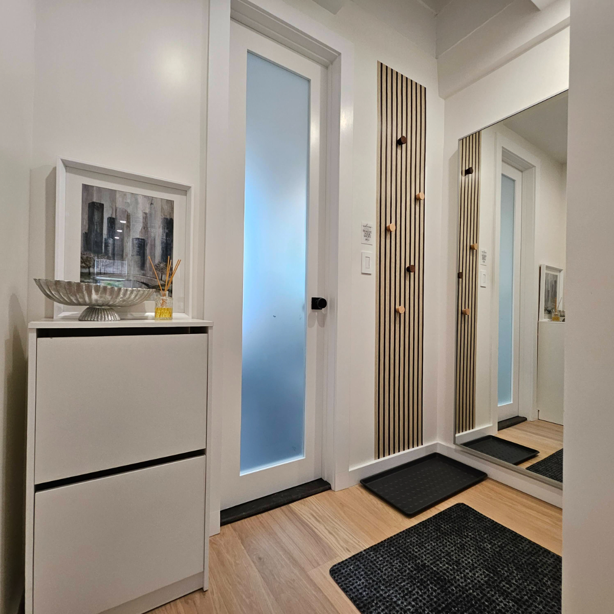 Modern Top Floor 2BD Astoria Retreat - 46th Street M/R Station, 15min to Manhattan - Photo 2